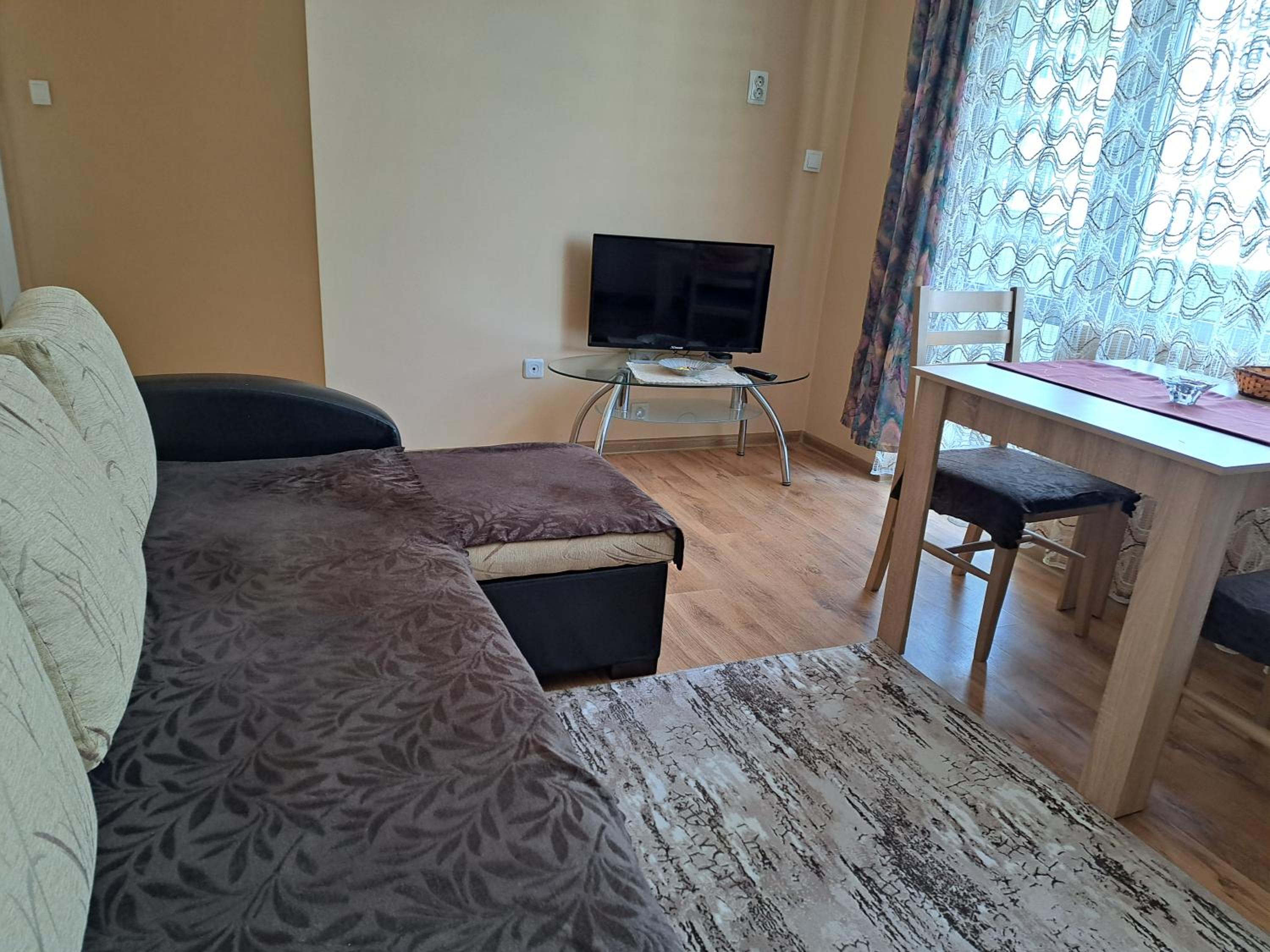 One-Bedroom Apartment - Photo 8