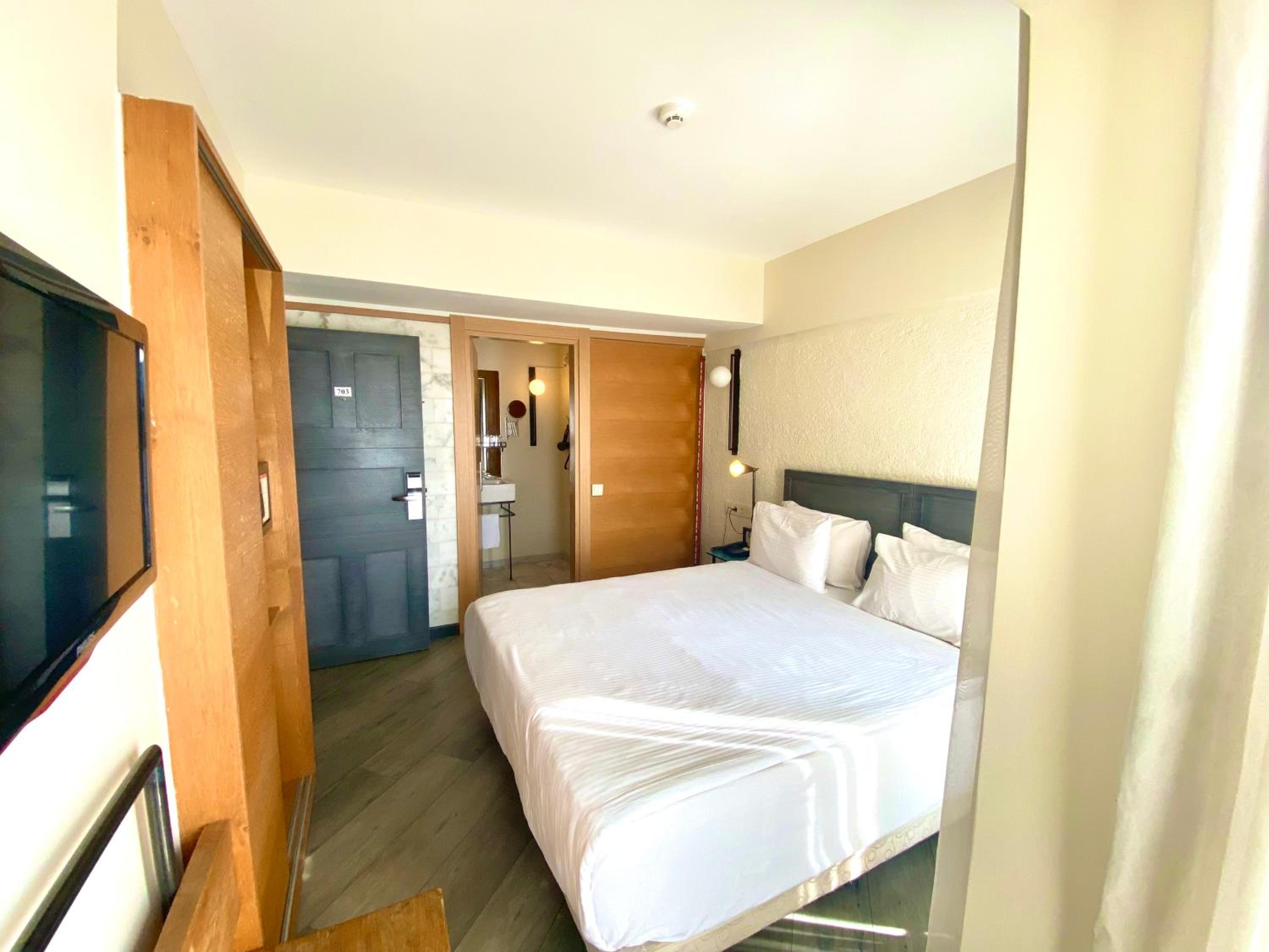 Deluxe Quiet Room With City View photo 1