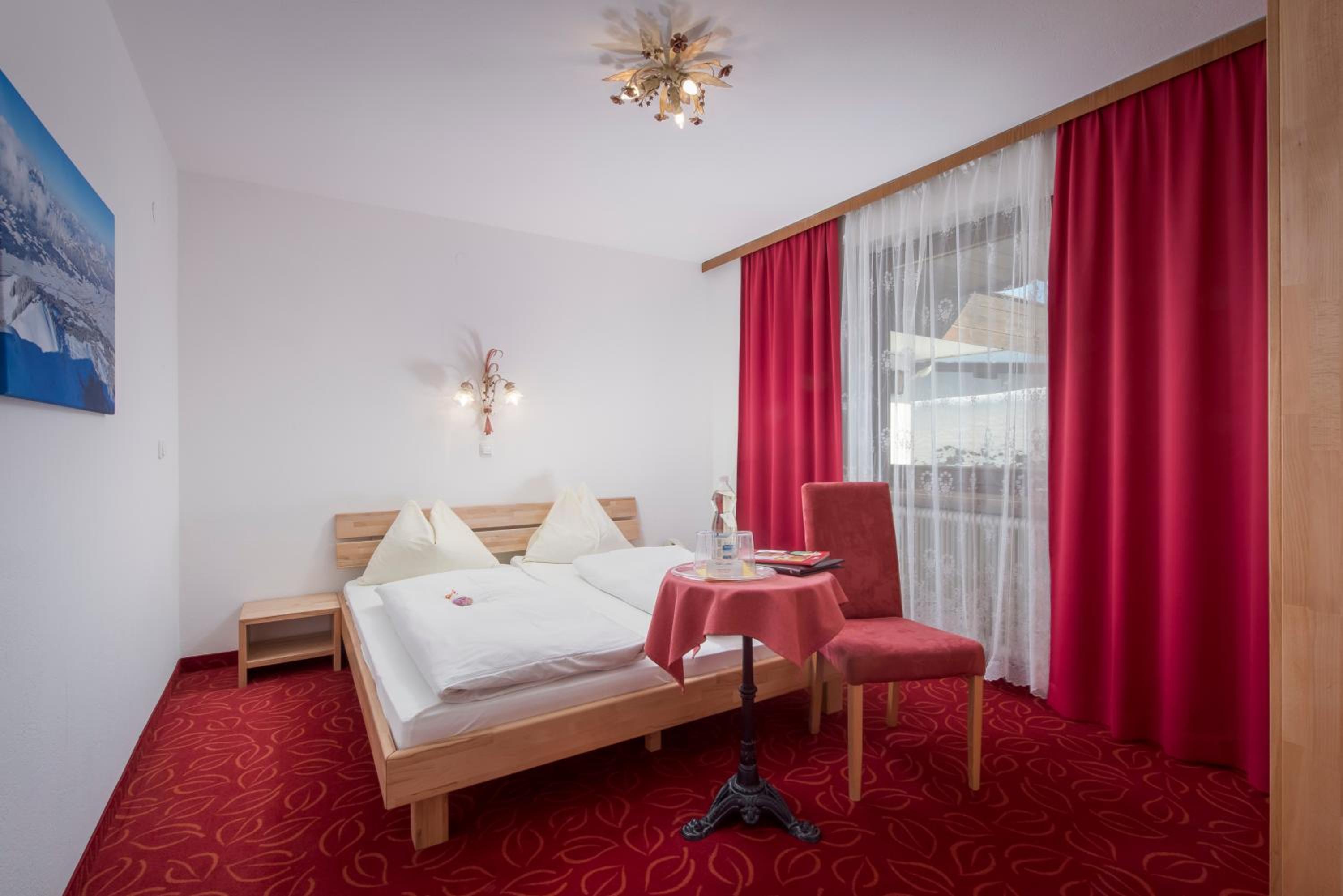 Small Double Room photo 2