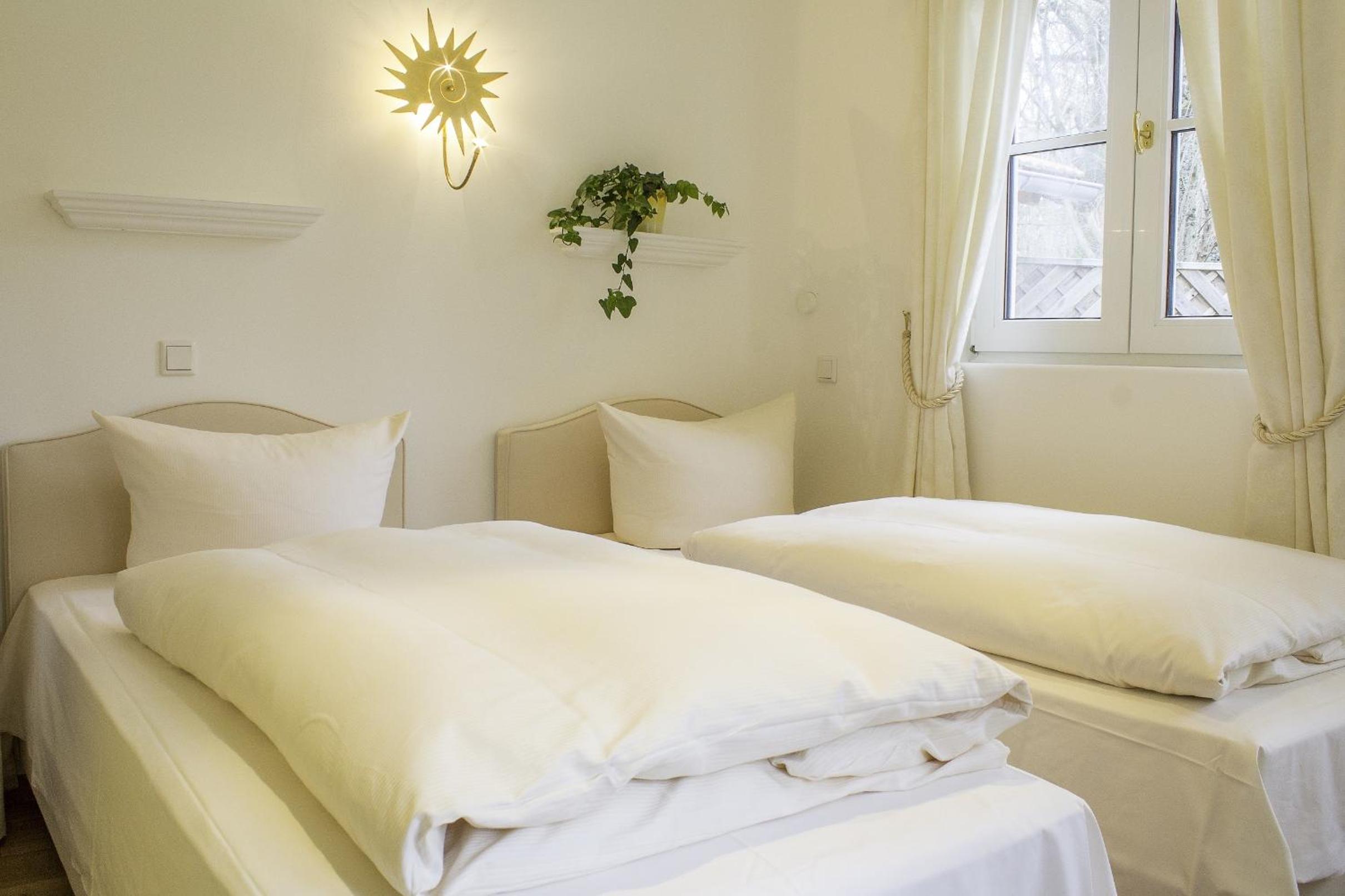Double Room - Photo 4