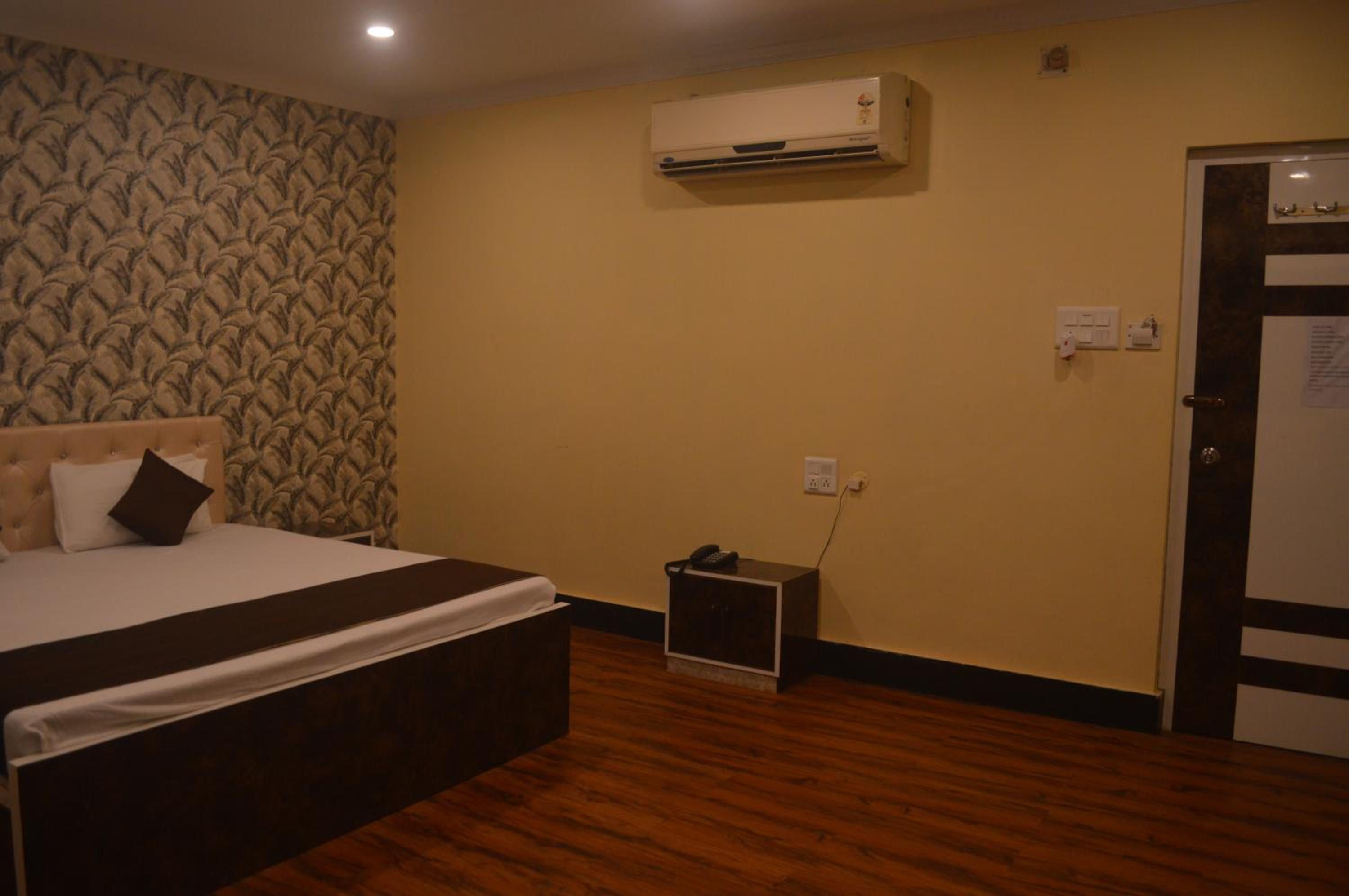 Superior King Room photo 2