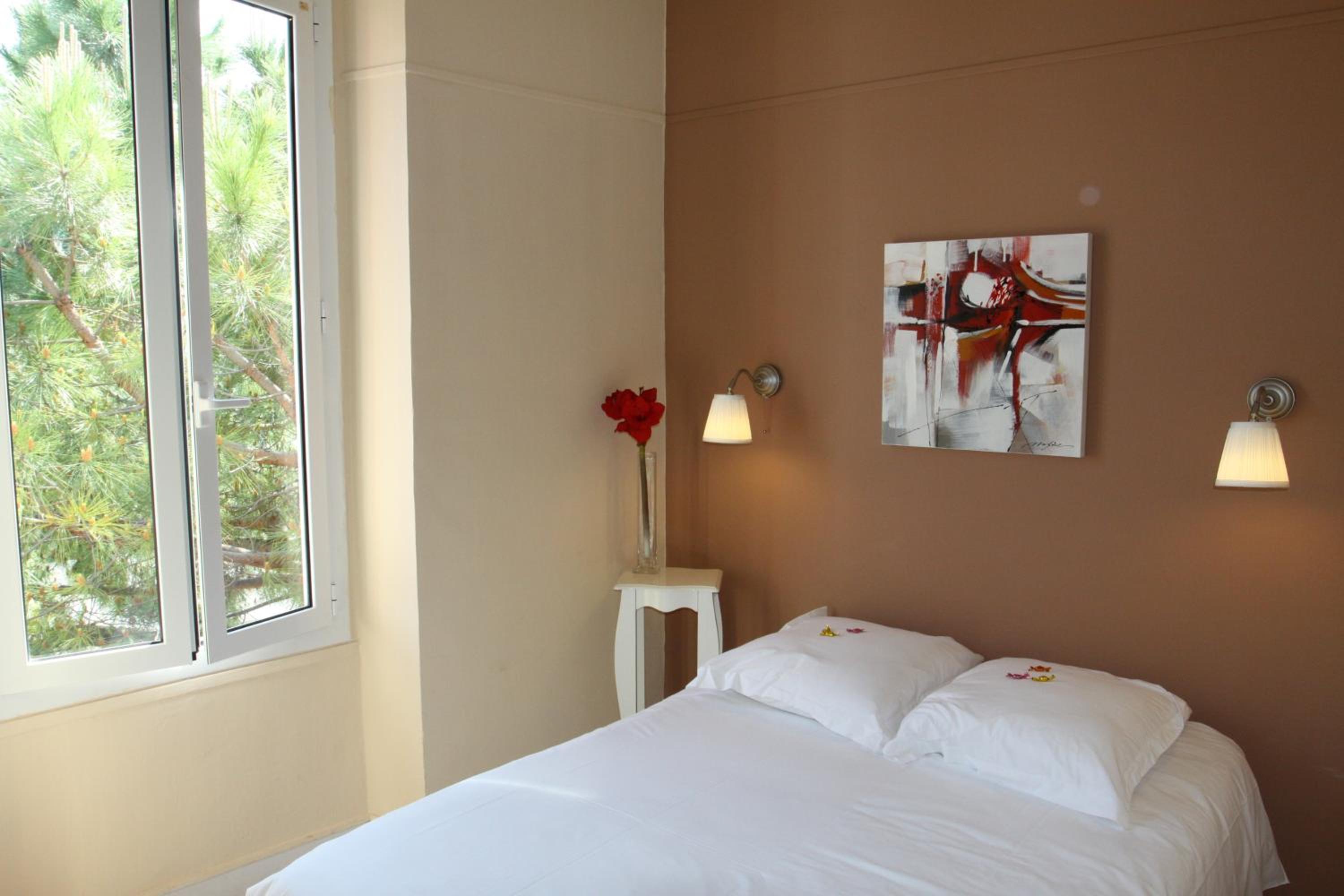 Double Room - Photo 5