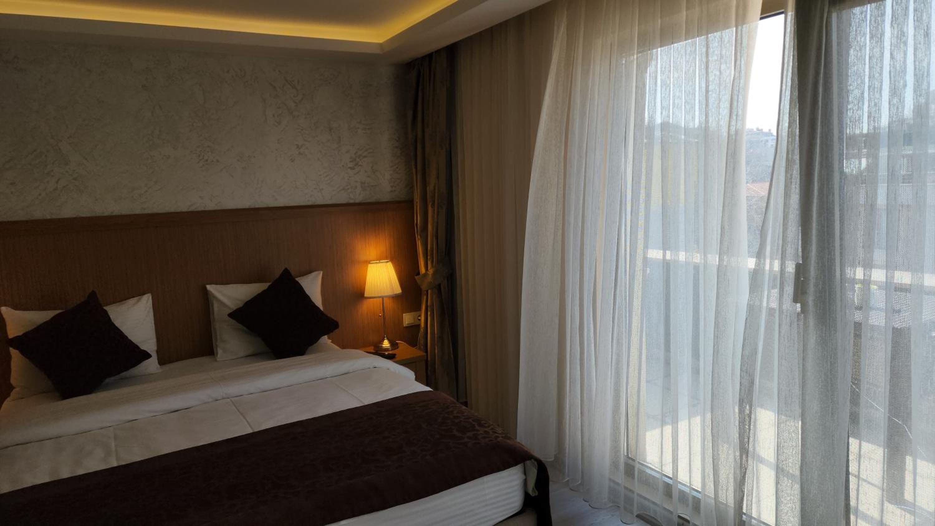 Deluxe Double Room with Balcony photo 3