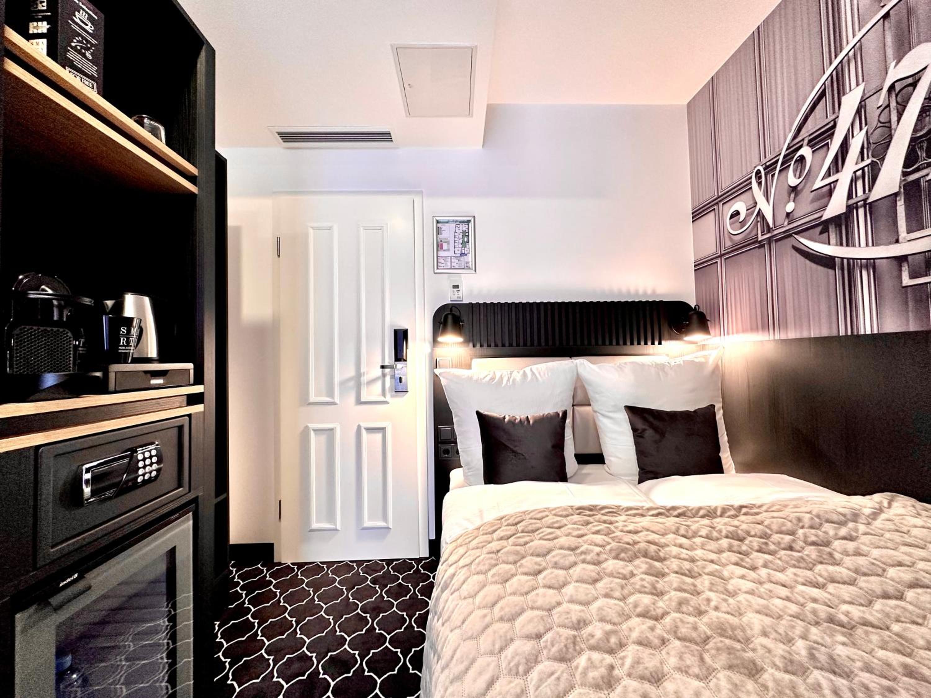 Compact Double Room with River View - Photo 30