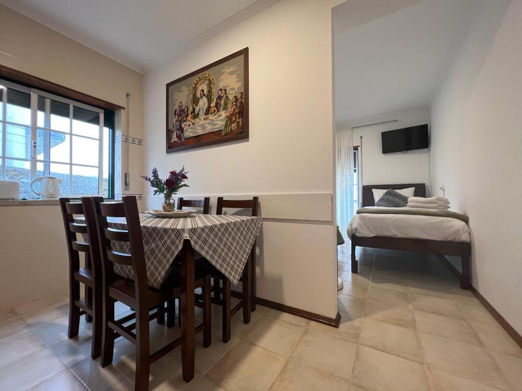 Family Room with Side Sea View - Photo 6