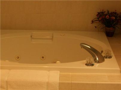 King Suite With Spa Bath photo 3