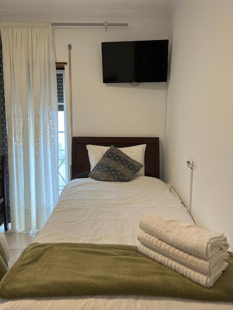 Family Room with Side Sea View - Photo 5