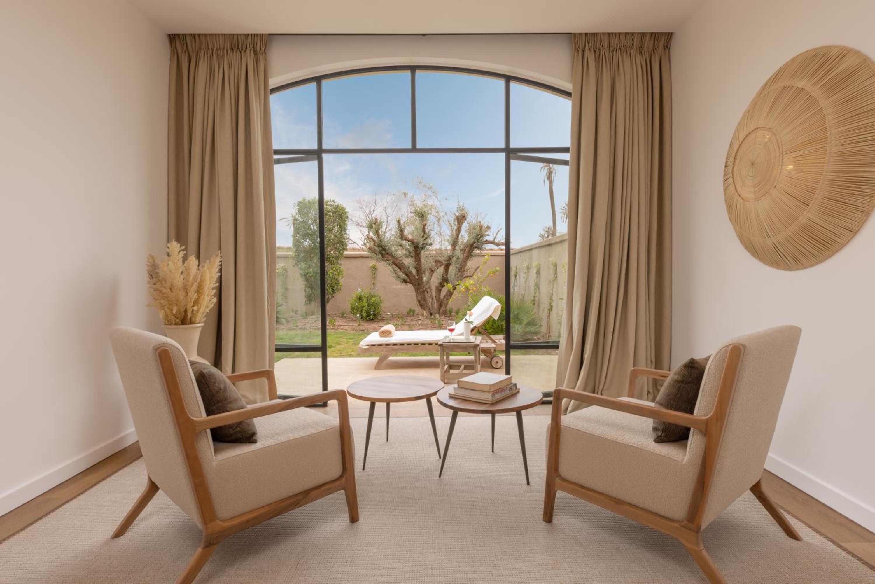 Superior Suite - Photo 5