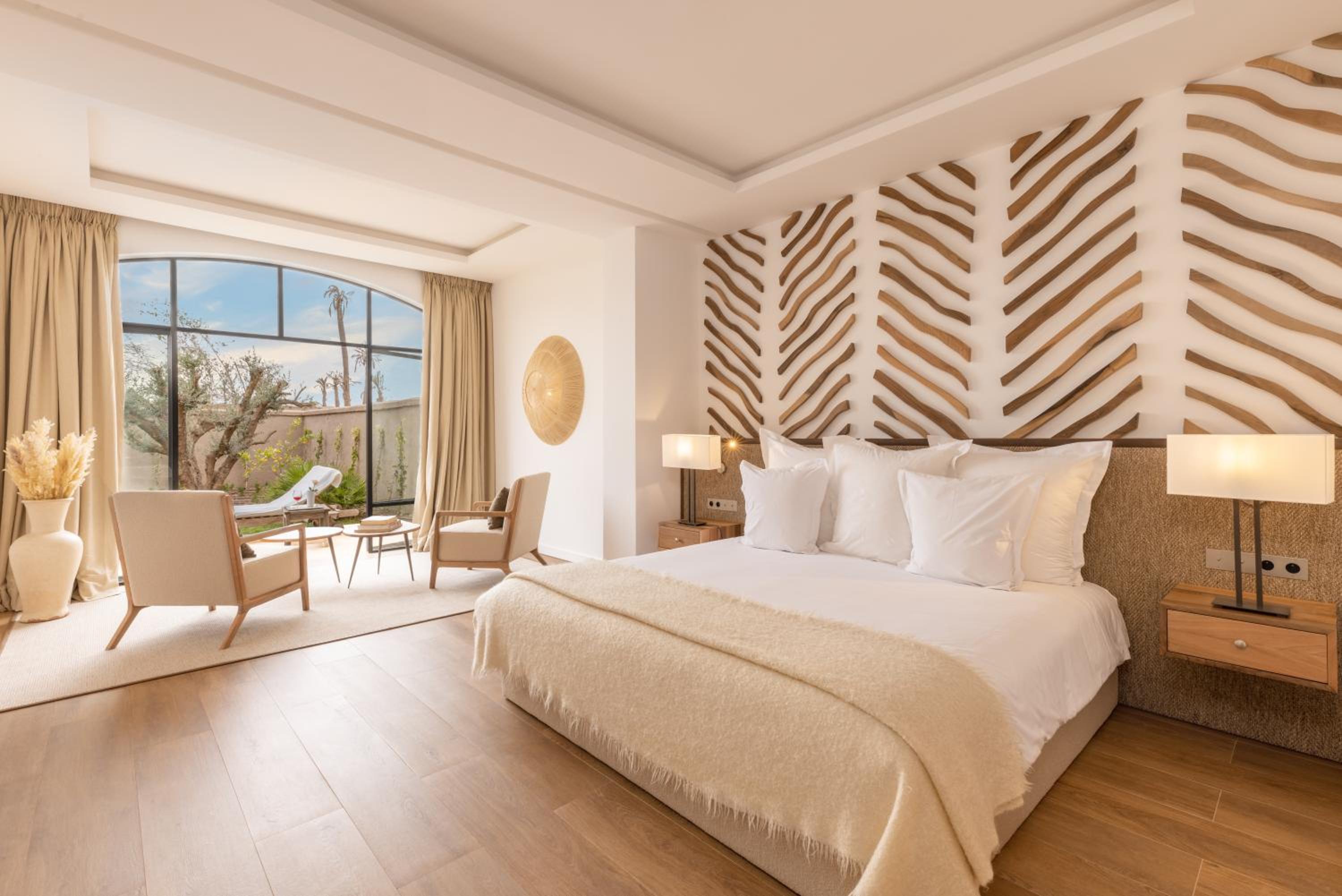 Superior Suite - Photo 26