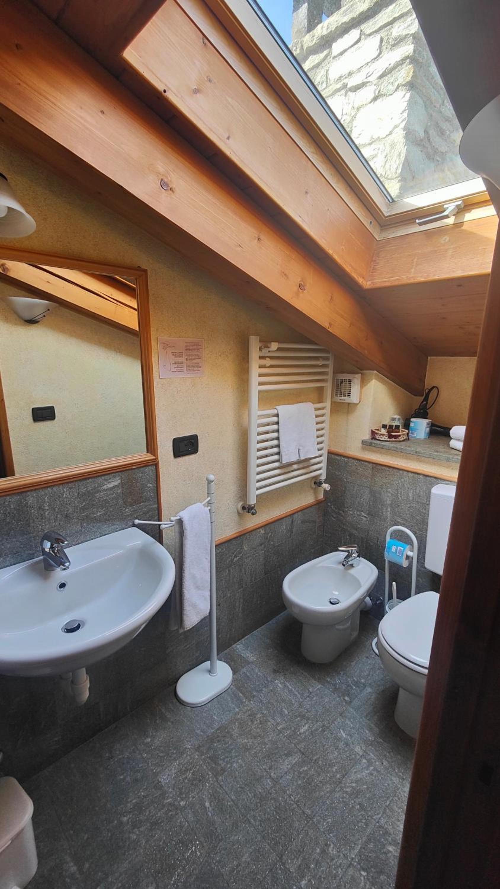 Double Room - Photo 3