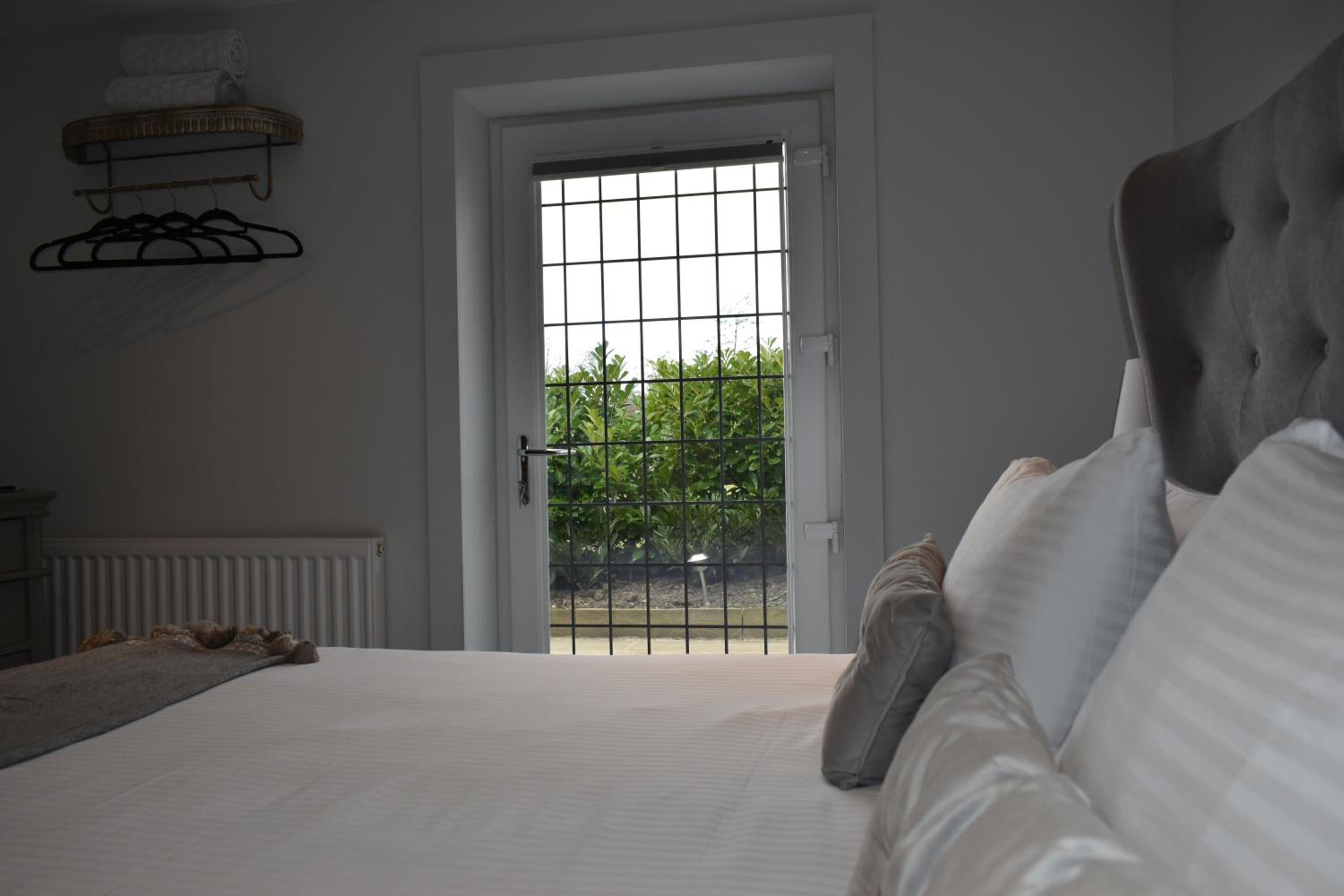One-Bedroom Apartment - Photo 10
