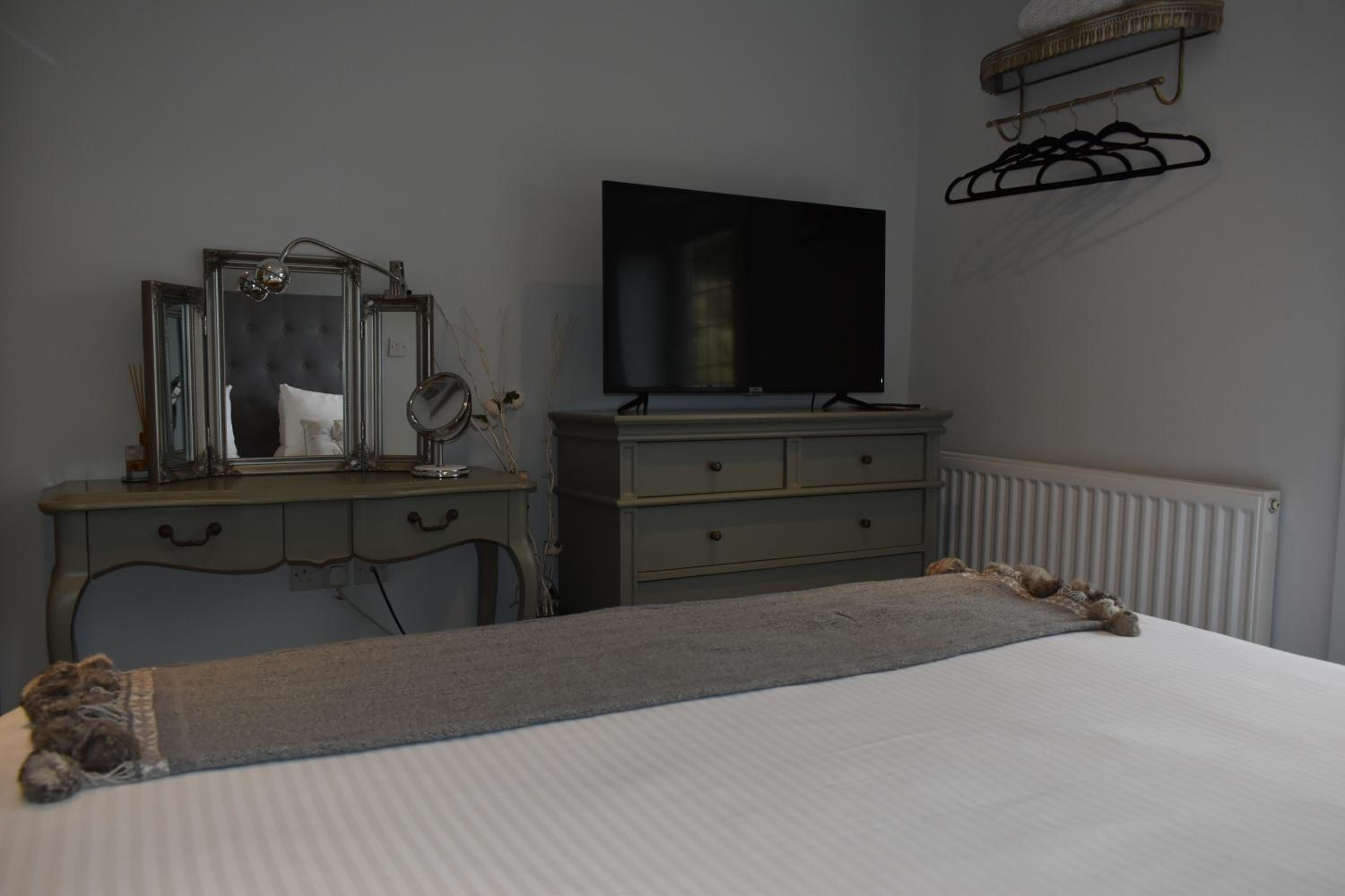 One-Bedroom Apartment - Photo 11