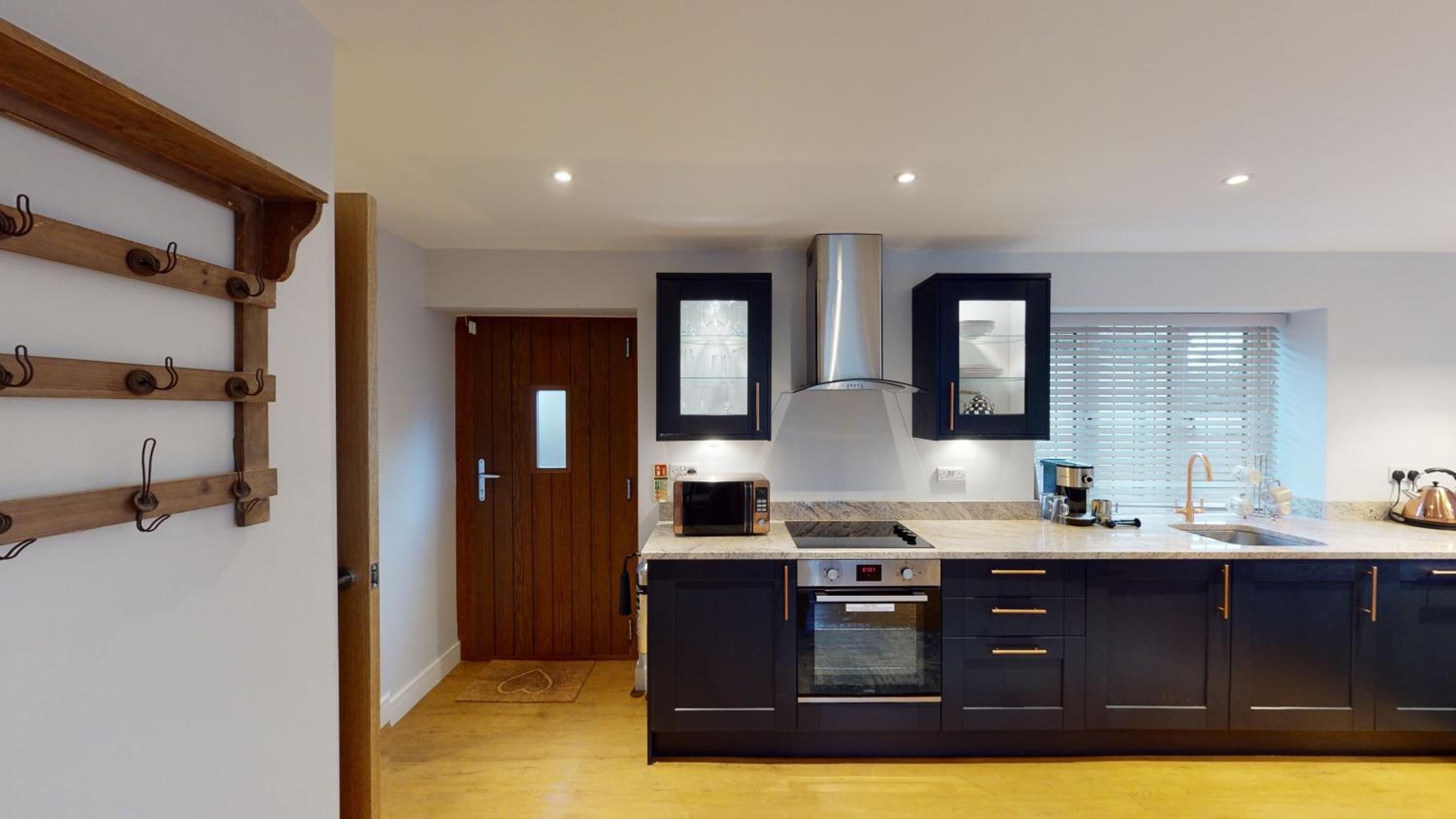 One-Bedroom Apartment - Photo 25