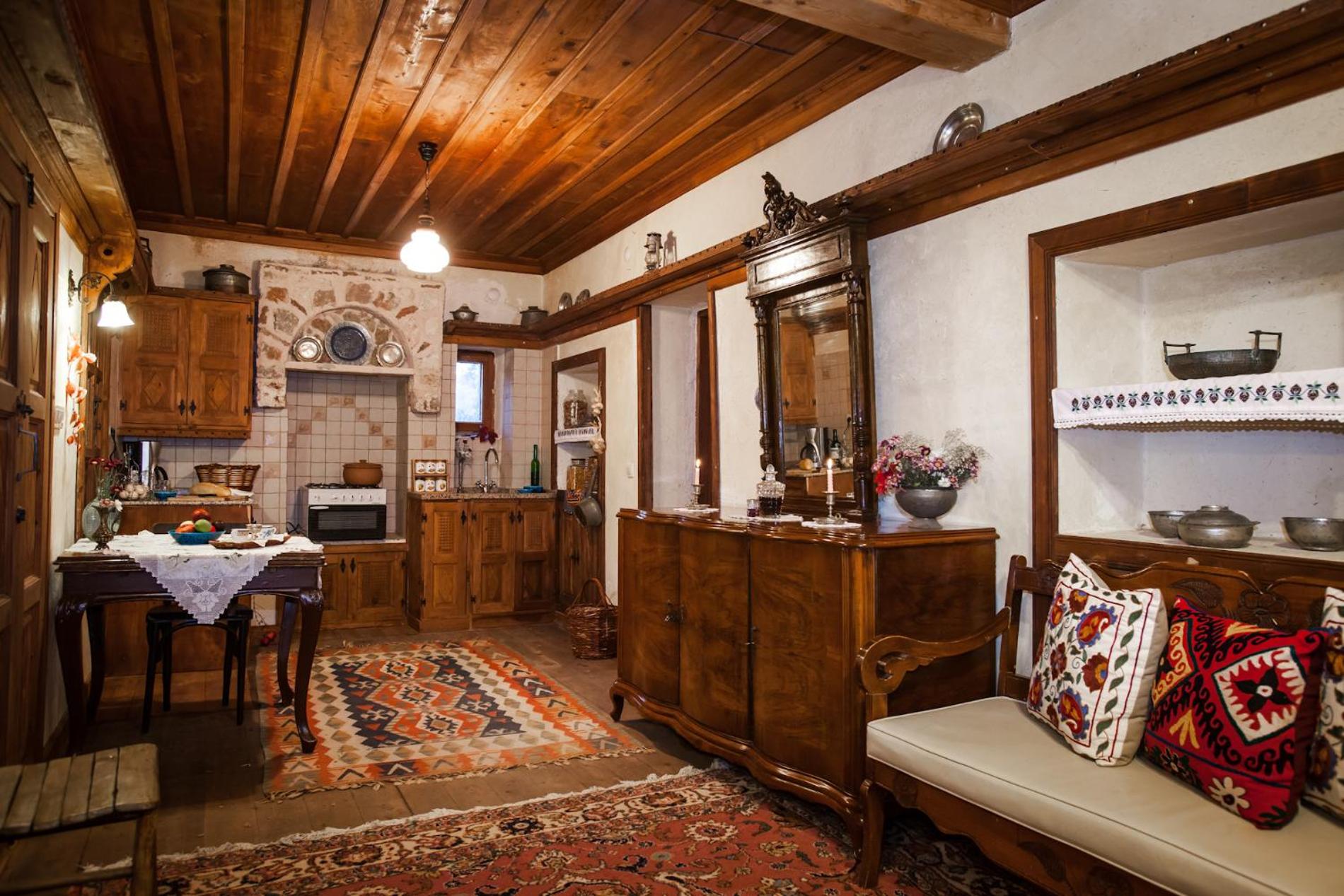 Mansion with Kitchen and Two Bedrooms - Photo 6