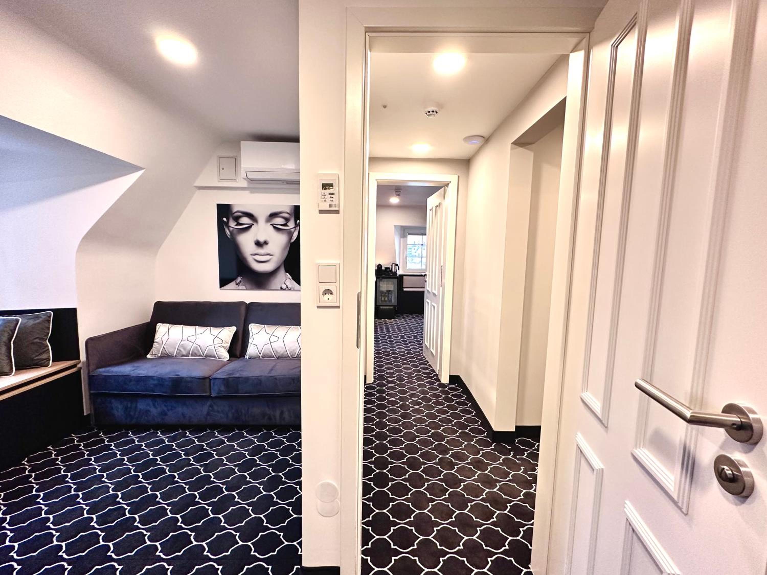 Two-Bedroom Suite with River View - Photo 6
