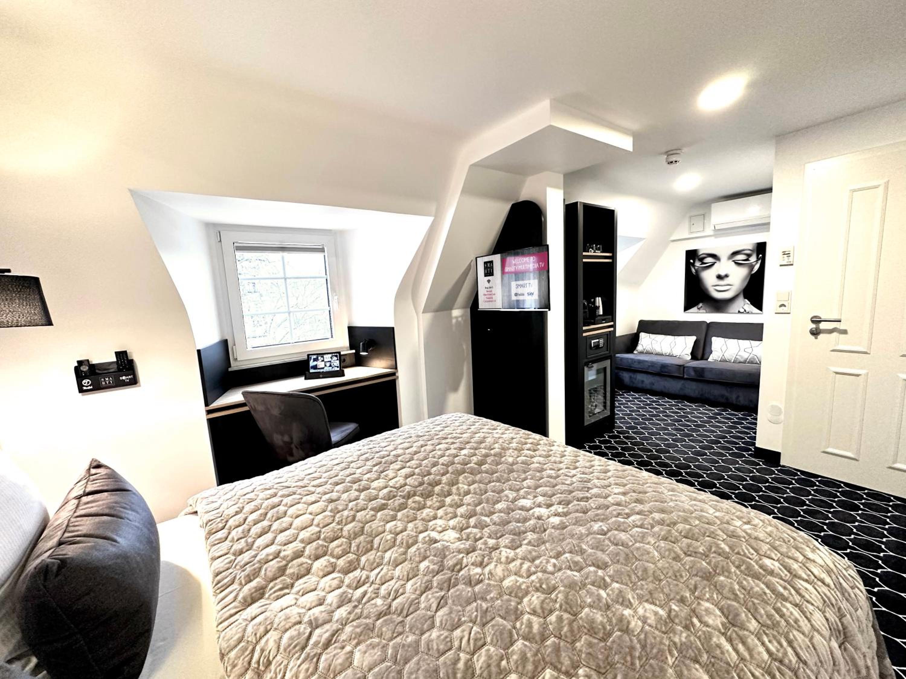 Two-Bedroom Suite with River View - Photo 1