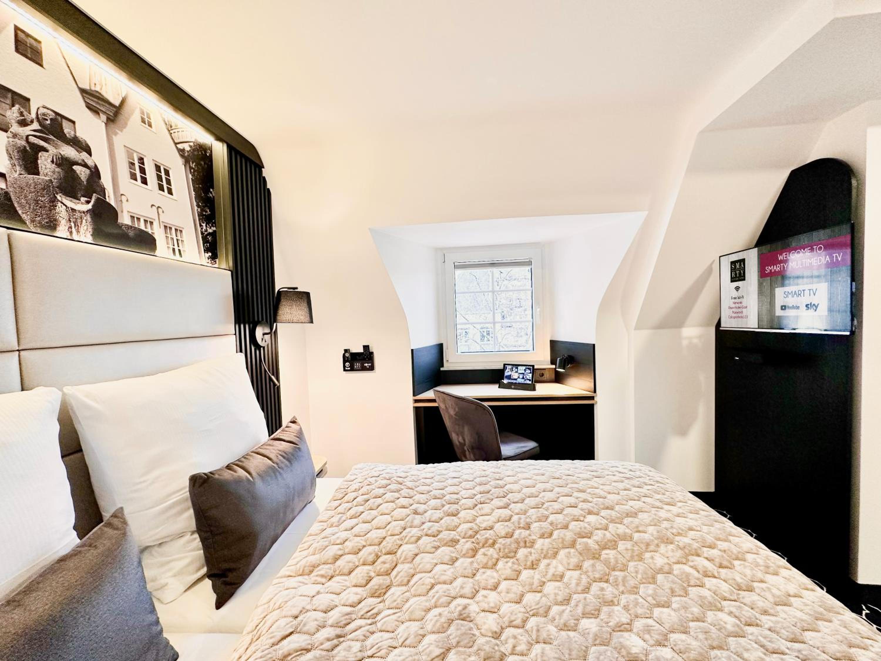 Two-Bedroom Suite with River View - Photo 8