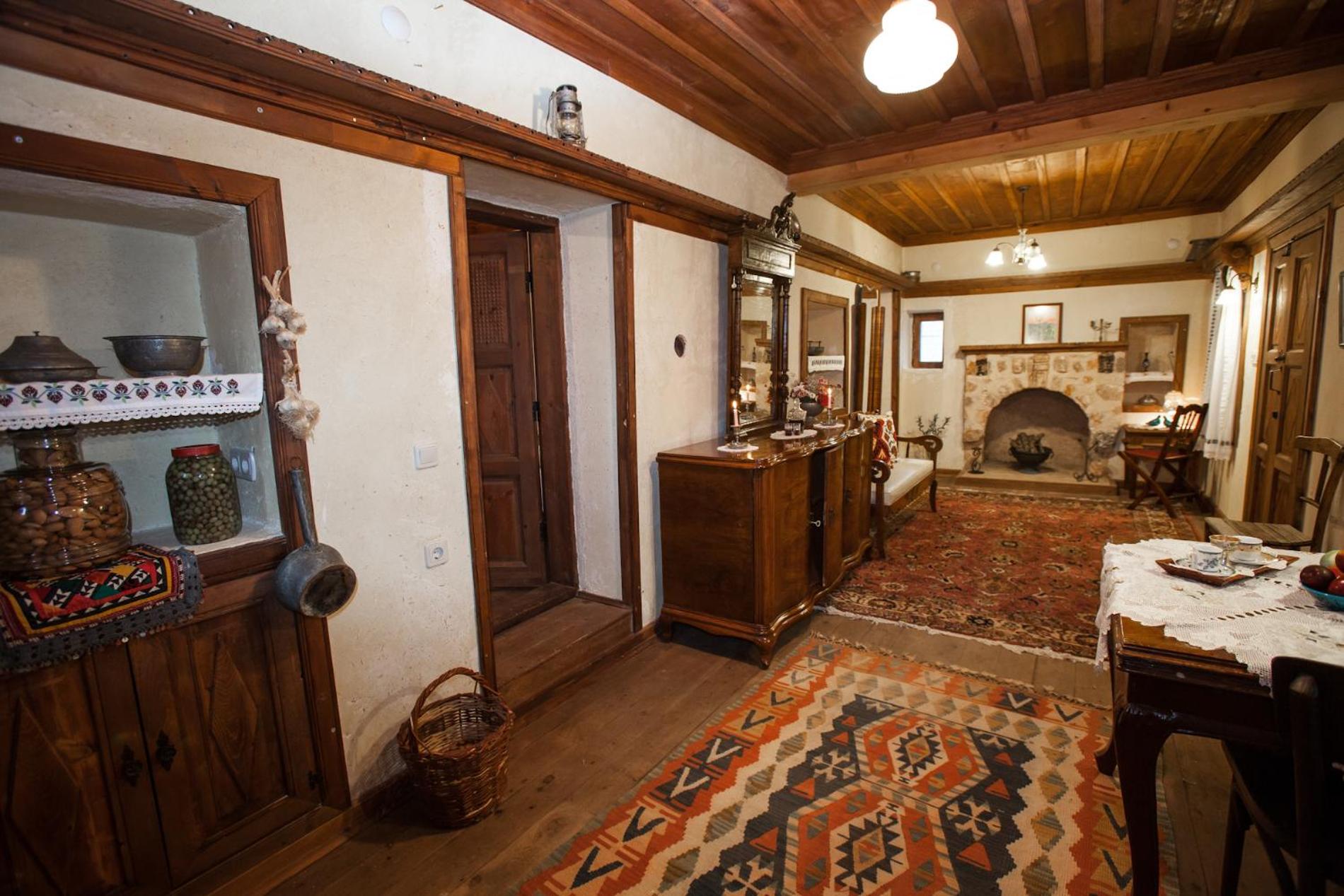 Mansion with Kitchen and Two Bedrooms - Photo 5