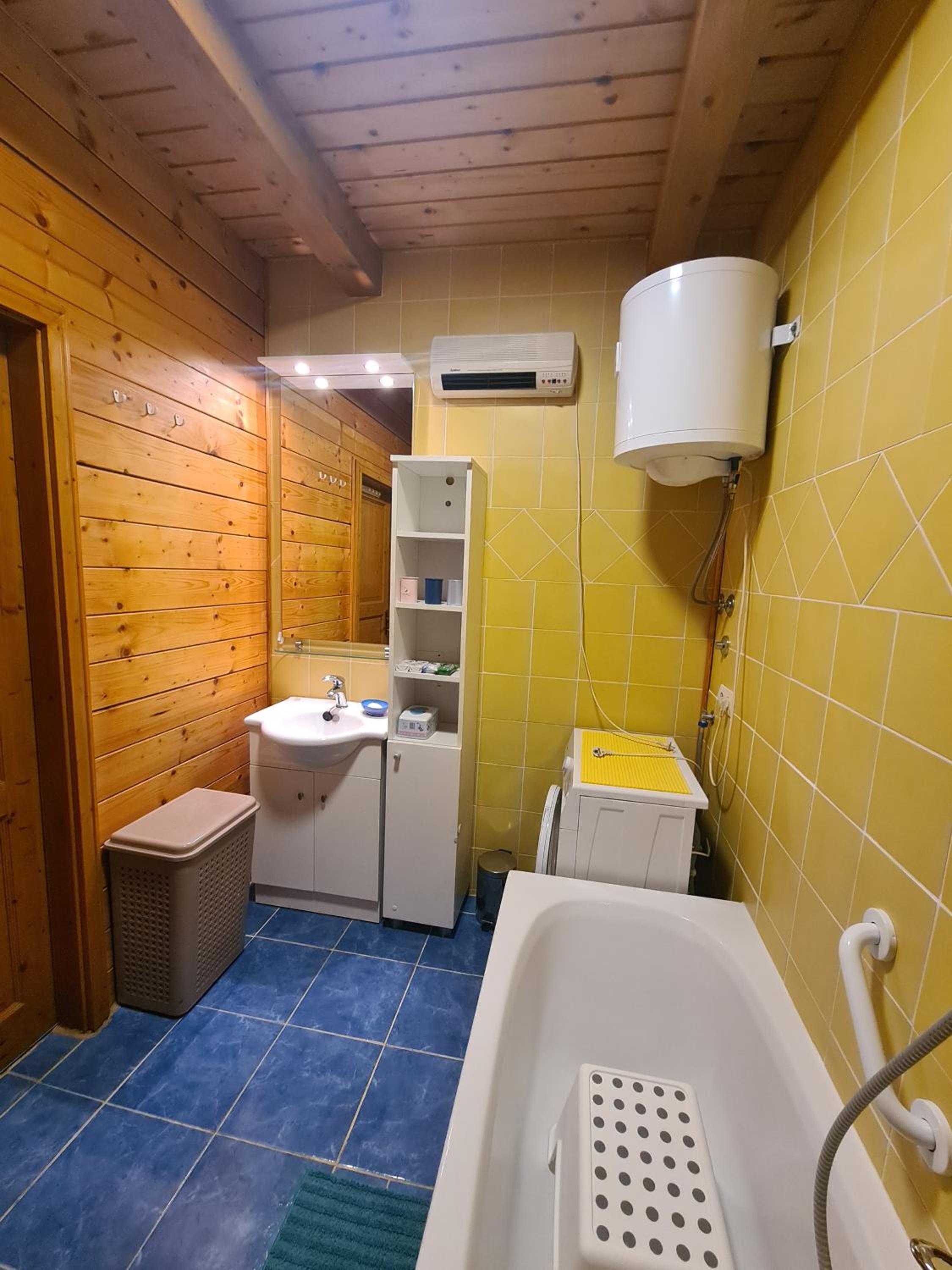 One-Bedroom Apartment - Photo 46