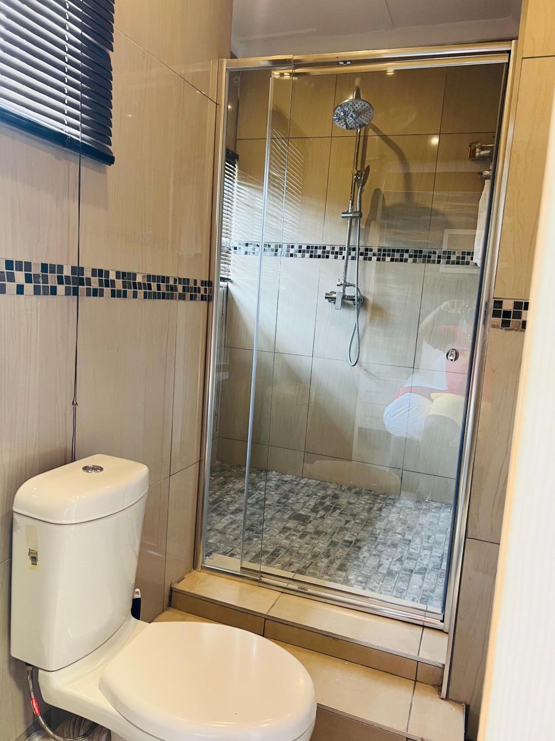 Deluxe Double Room with Shower - Photo 6