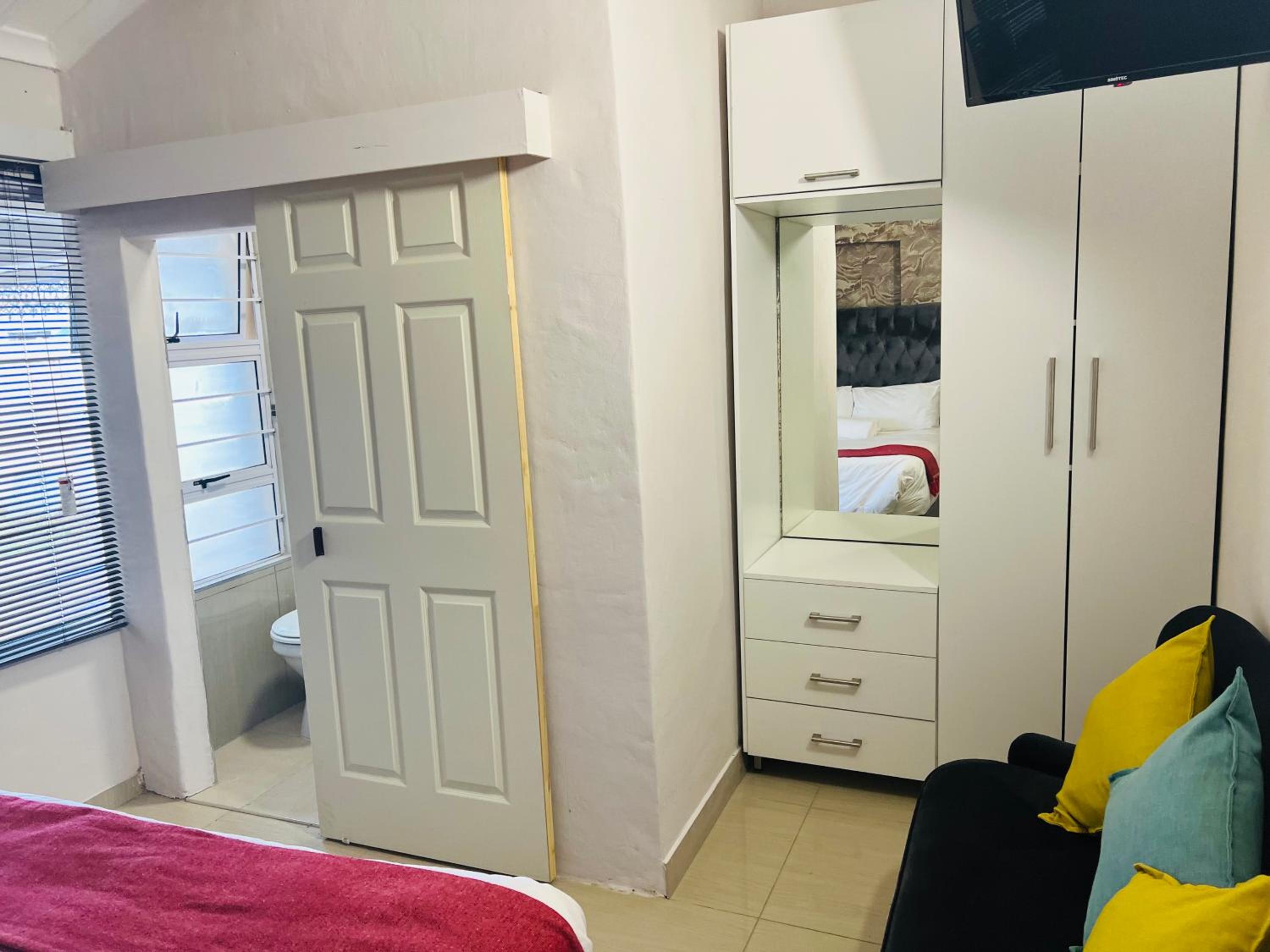 Deluxe Queen Room - Photo 2
