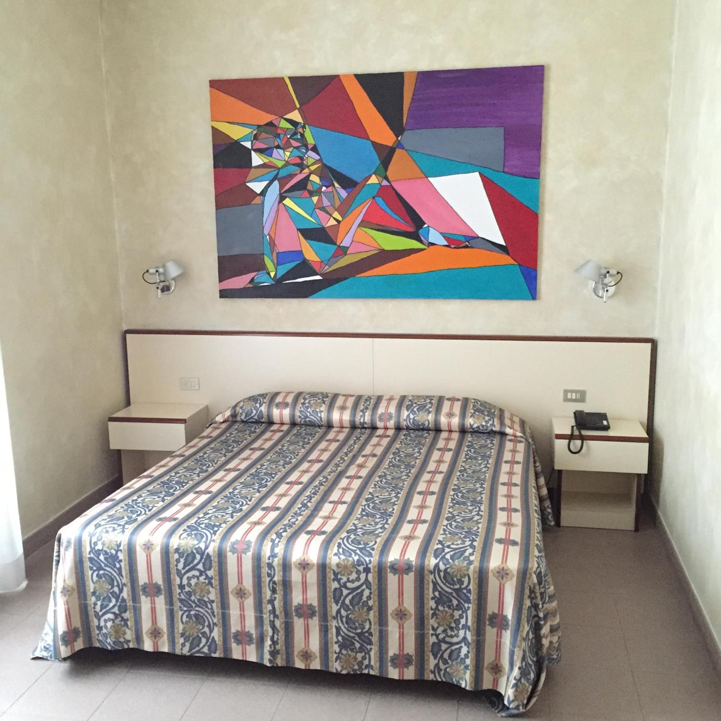 Standard Double Room - Photo 8
