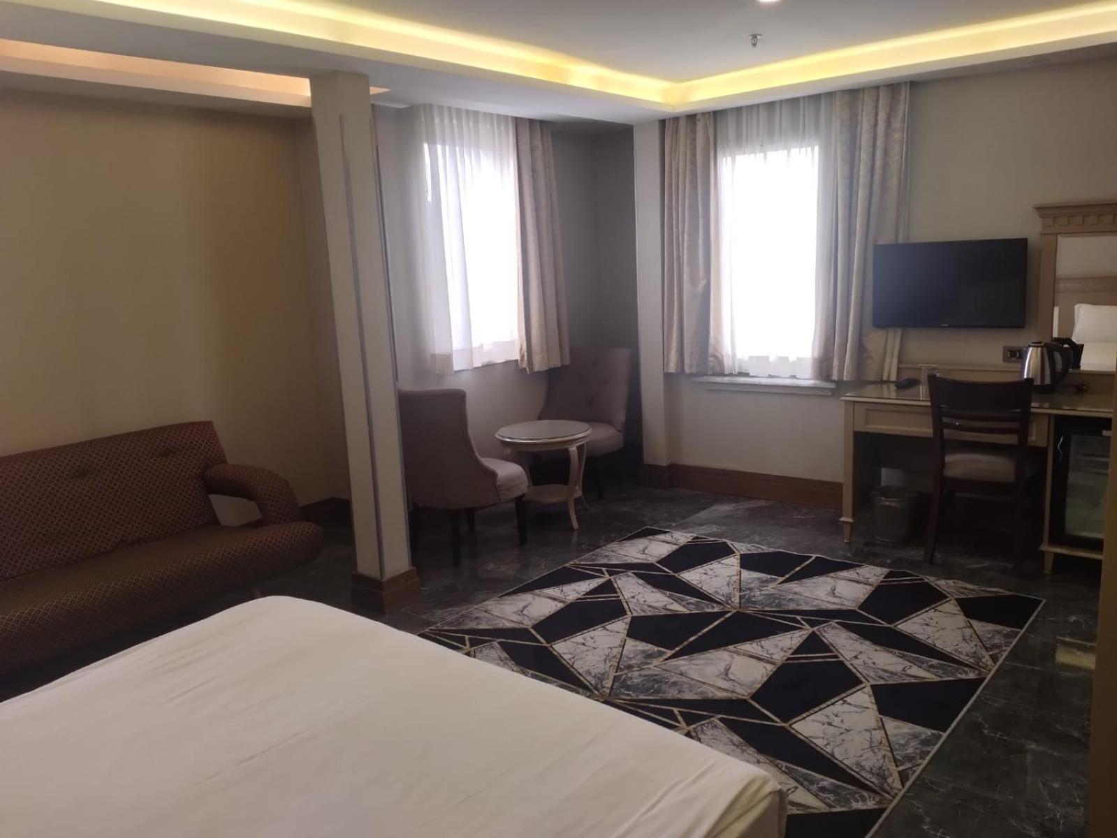 Deluxe Family Room photo 3