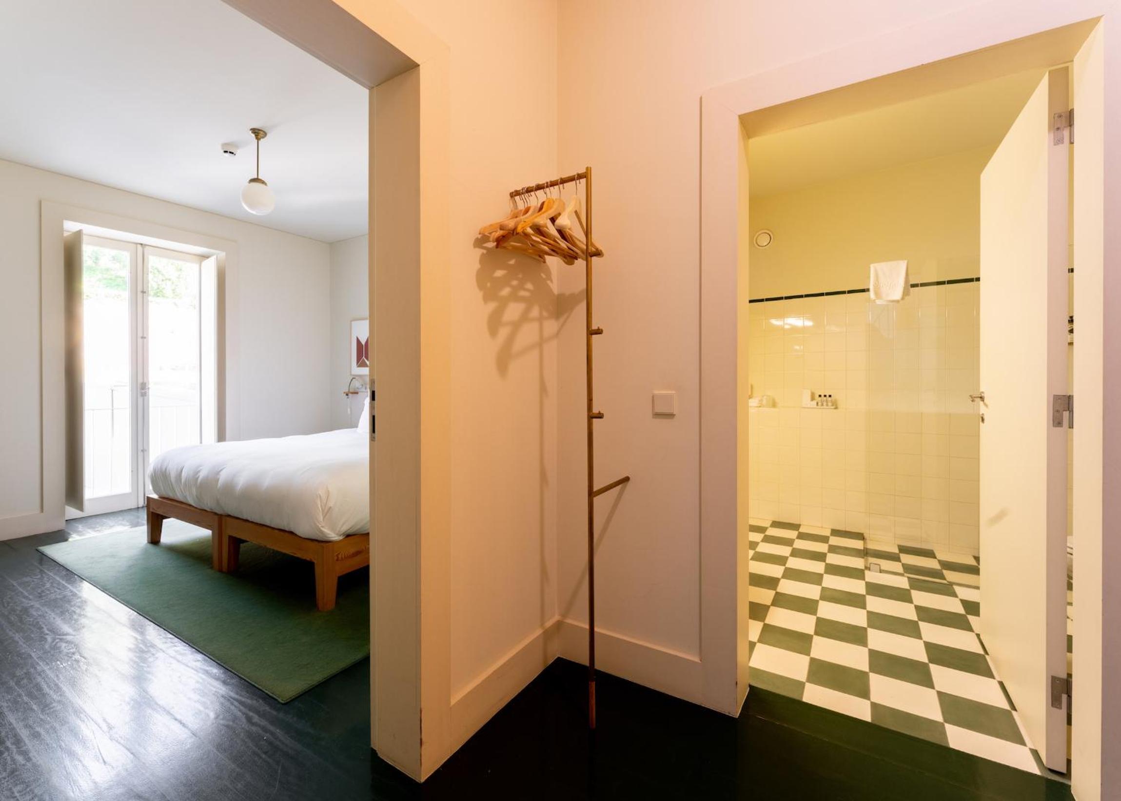 Double Room with Garden View - Photo 6