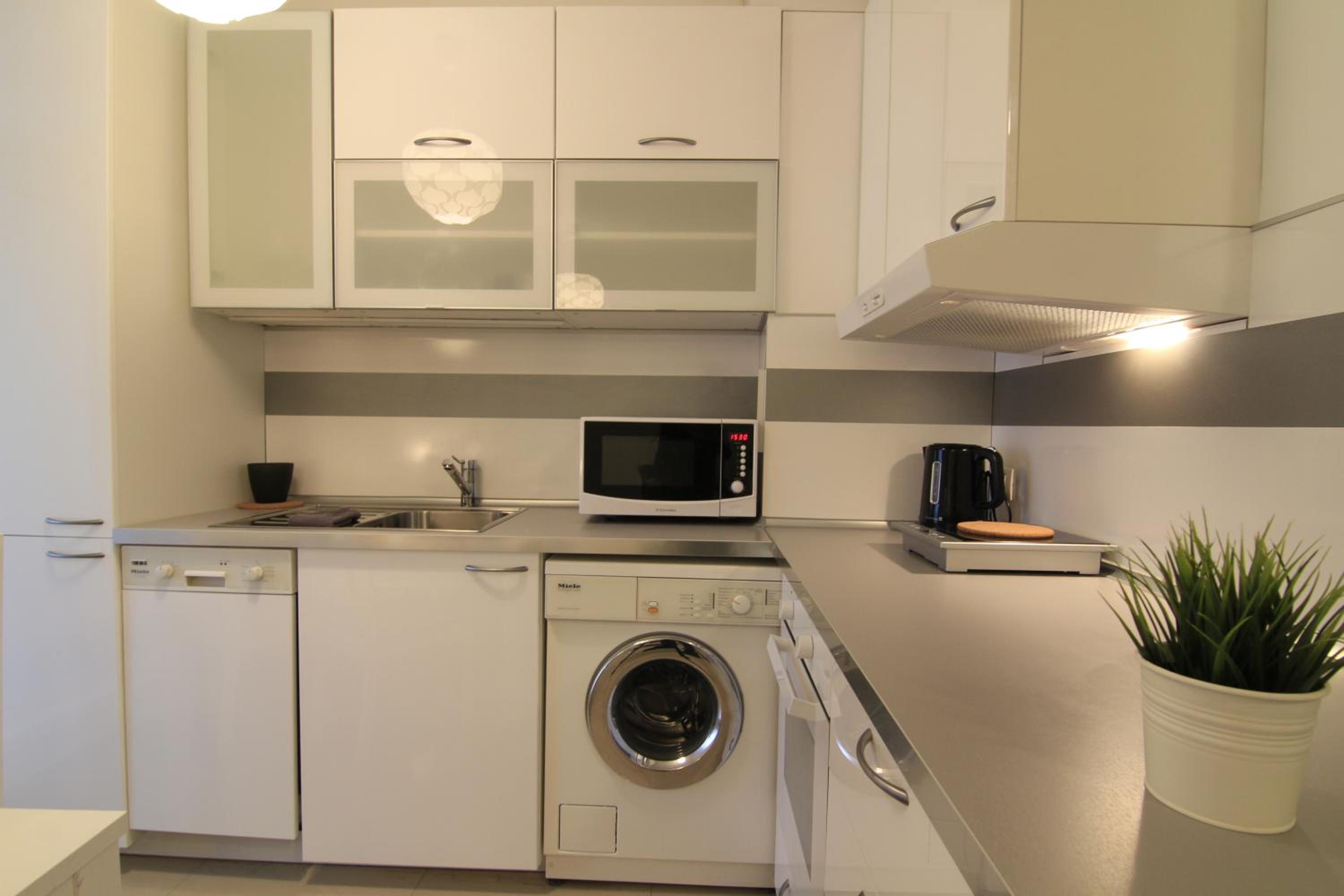 Deluxe One-Bedroom Apartment with Balcony  - Photo 14