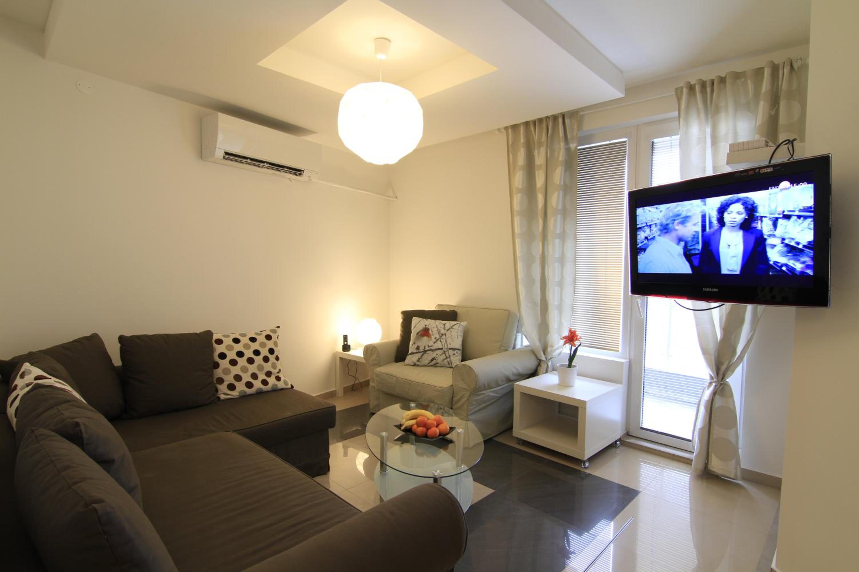 Deluxe One-Bedroom Apartment with Balcony  - Photo 1