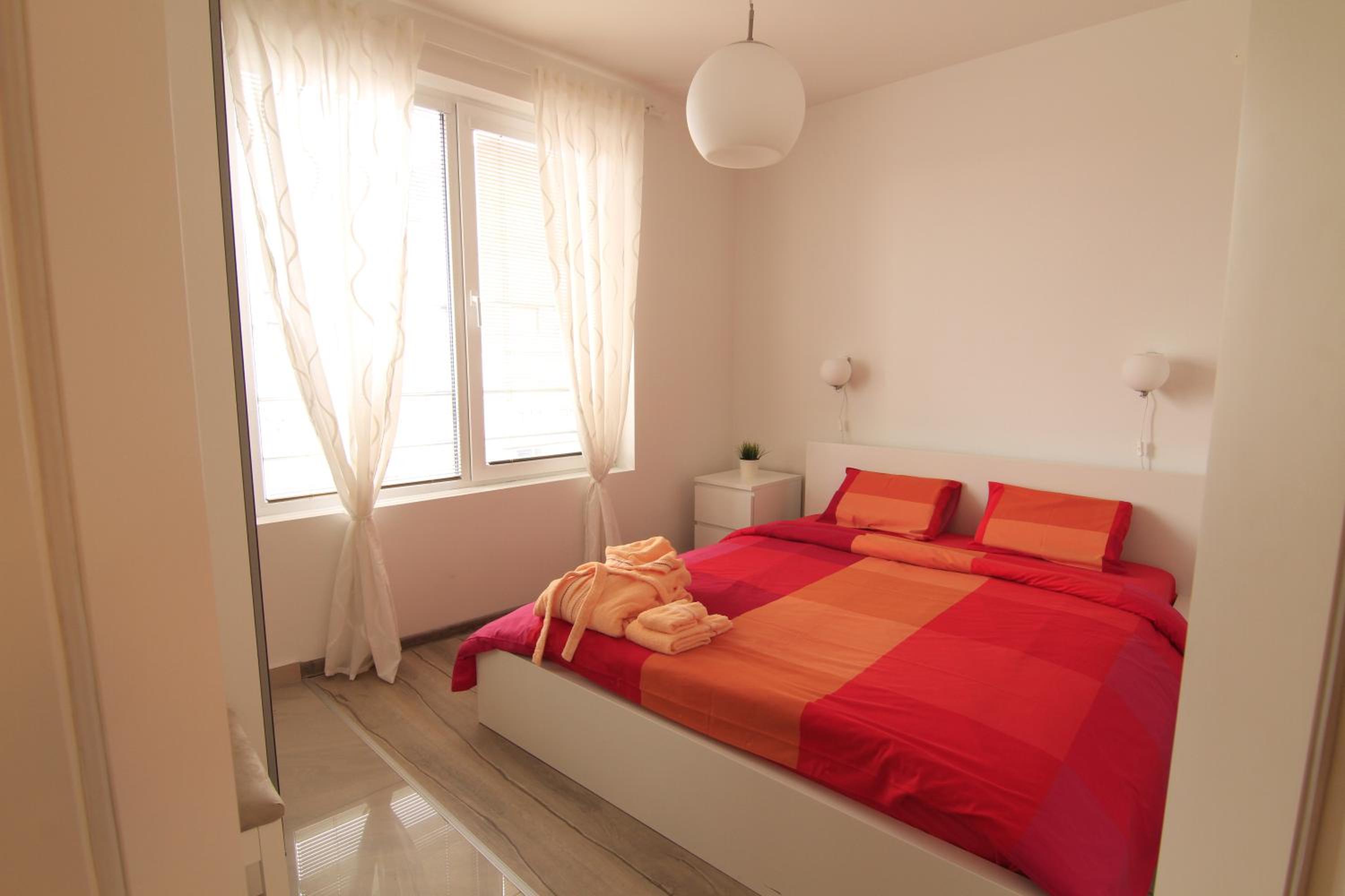 Deluxe One-Bedroom Apartment with Balcony  - Photo 11