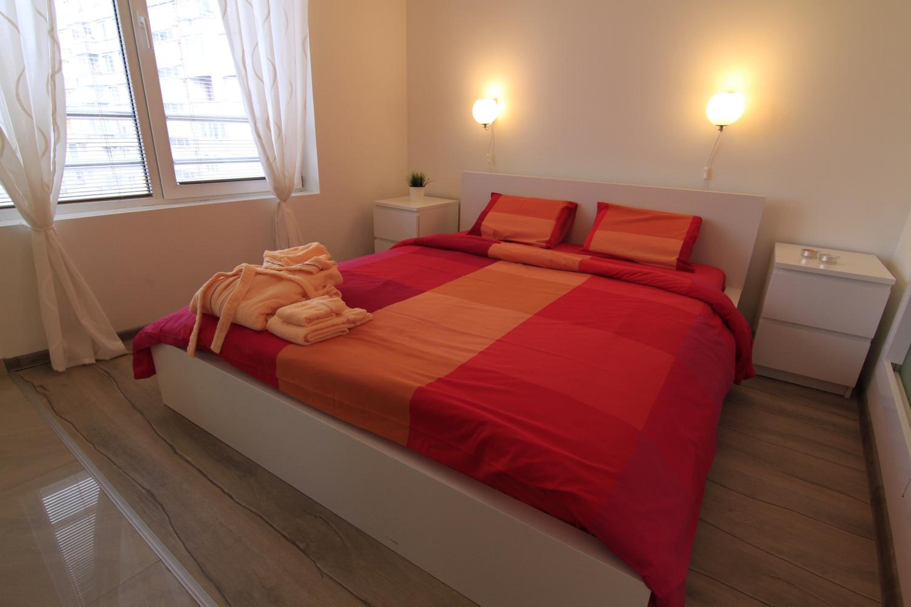 Deluxe One-Bedroom Apartment with Balcony  - Photo 8