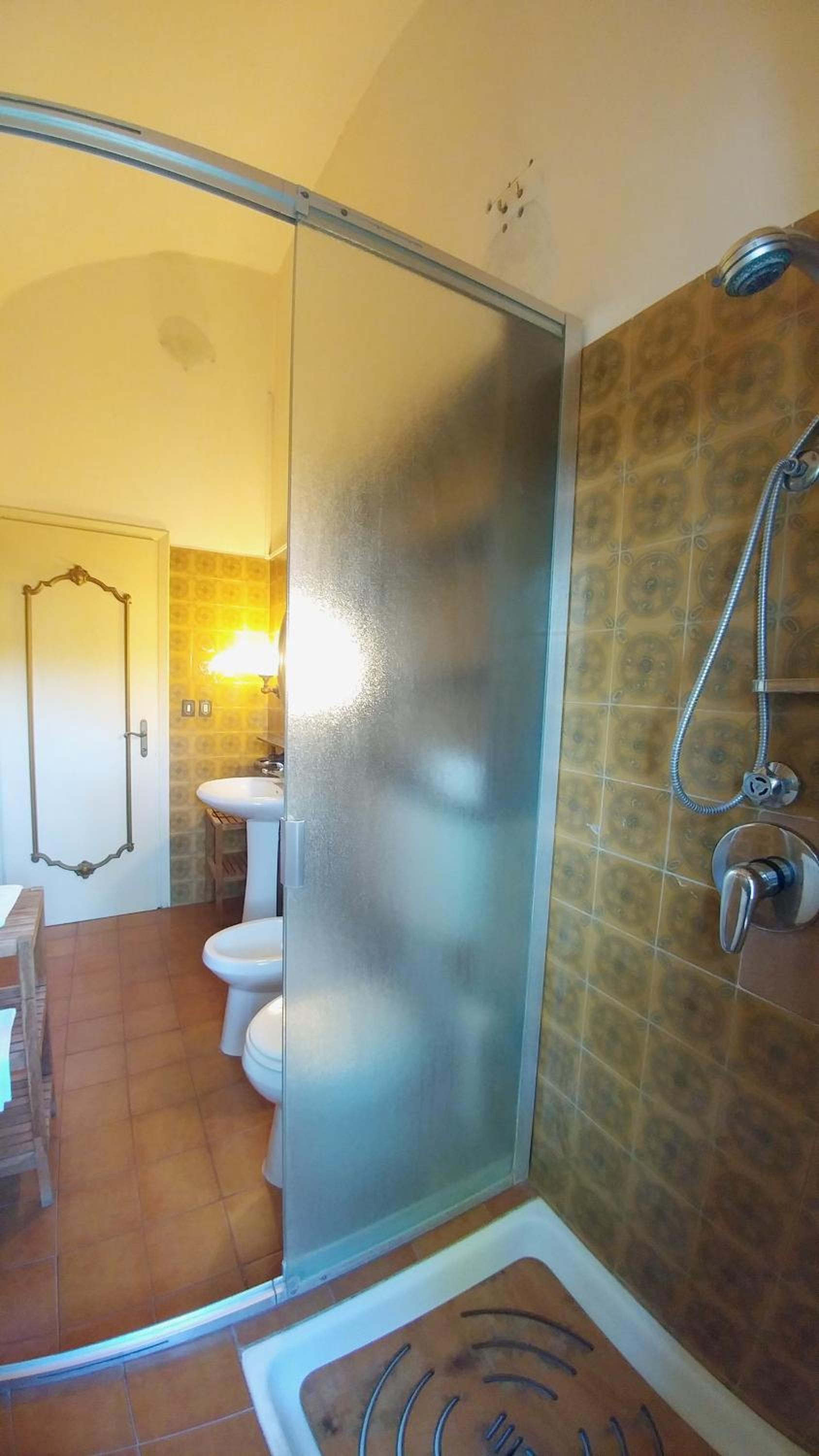 Two Rooms with Private Bathroom photo 3