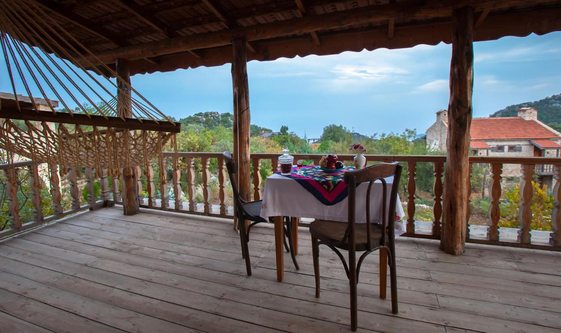 Honeymoon House - Photo 10