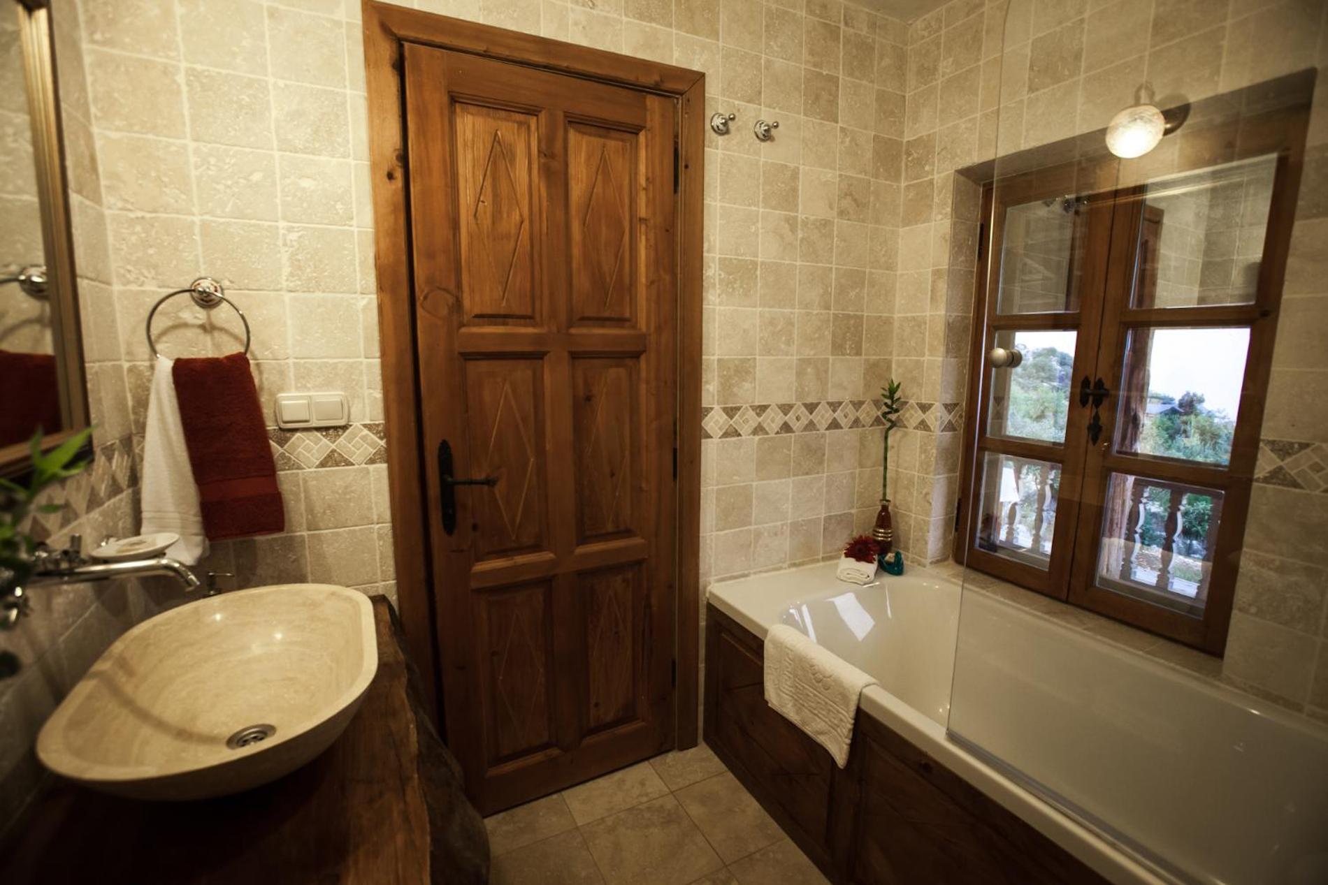 Honeymoon House - Photo 5