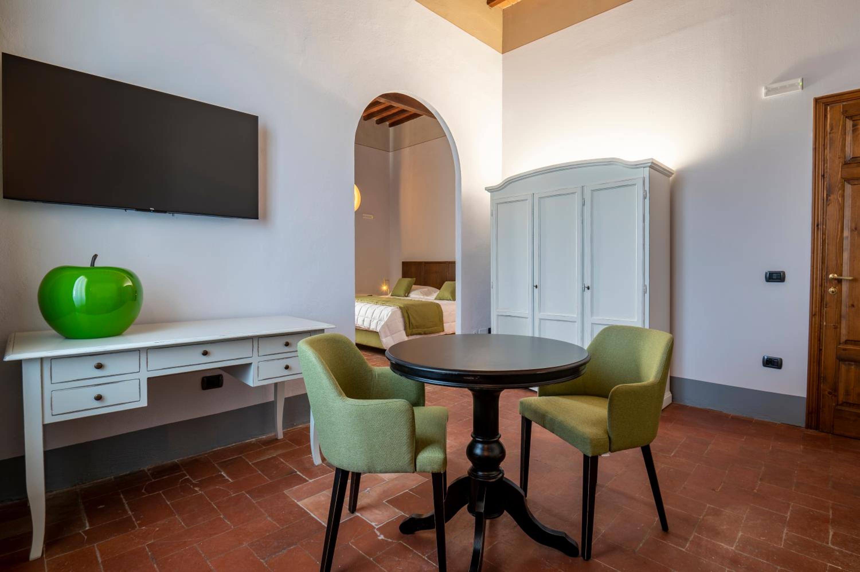Suite - Photo 4