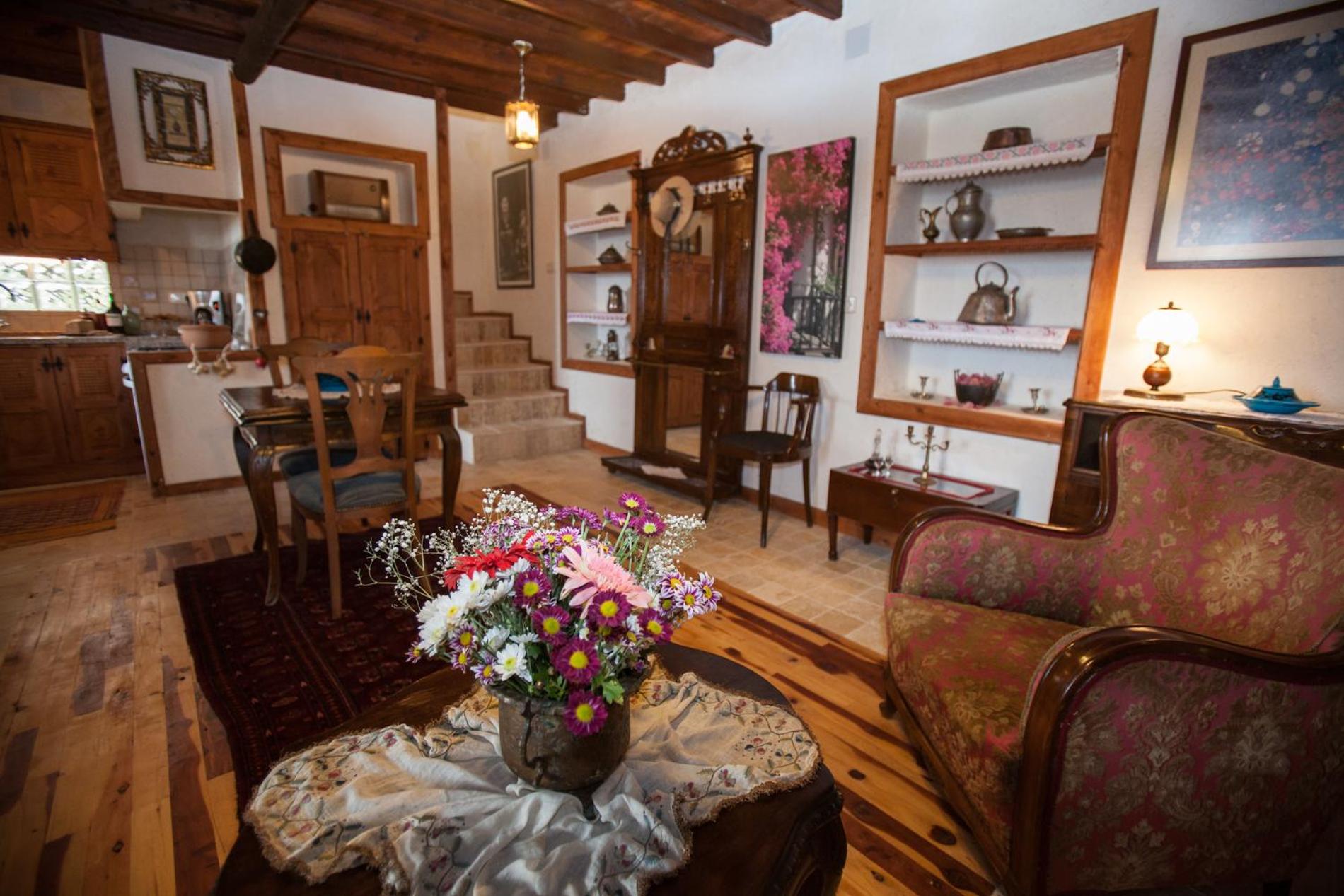 Honeymoon House - Photo 7