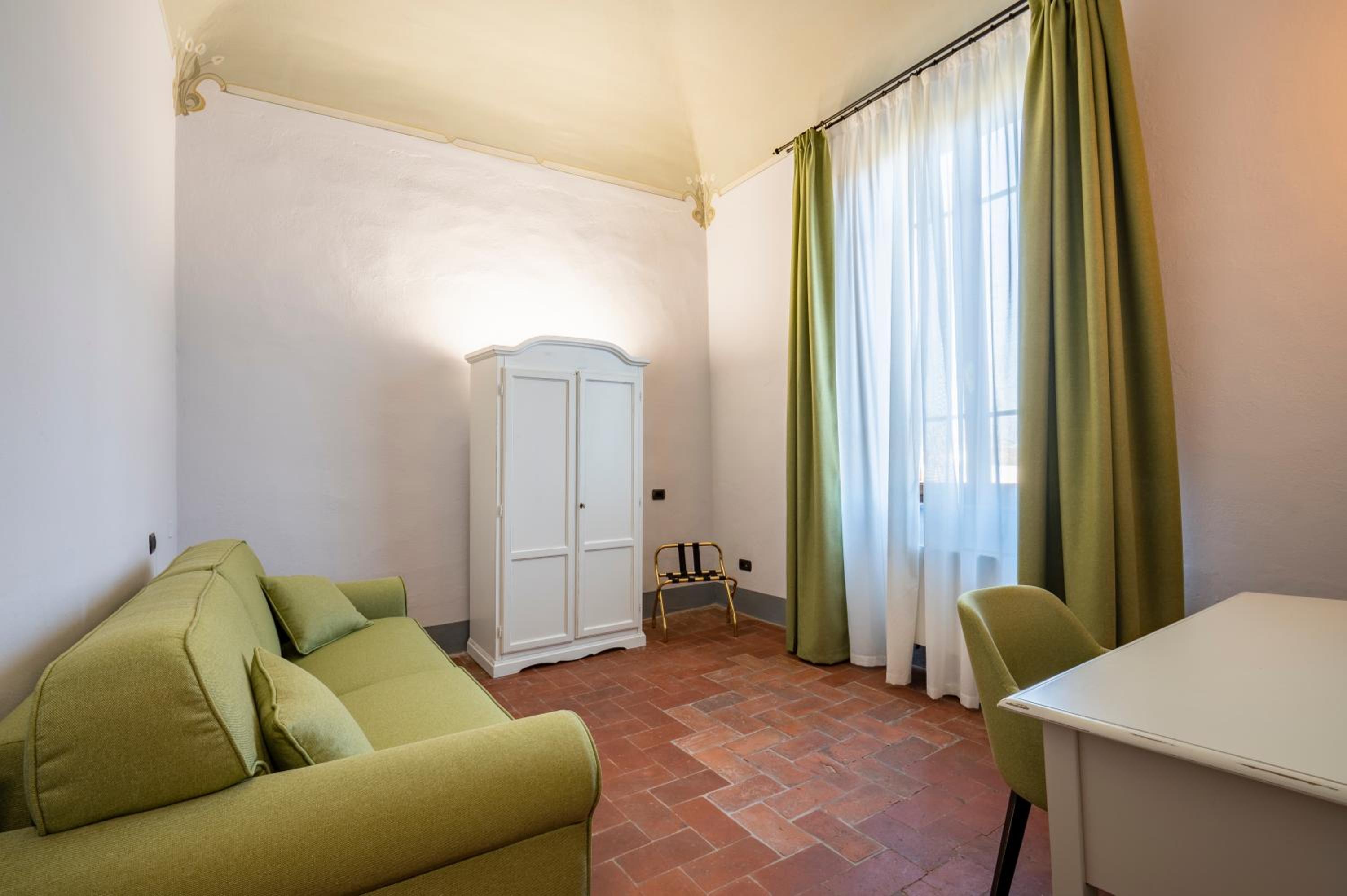 Suite - Photo 6