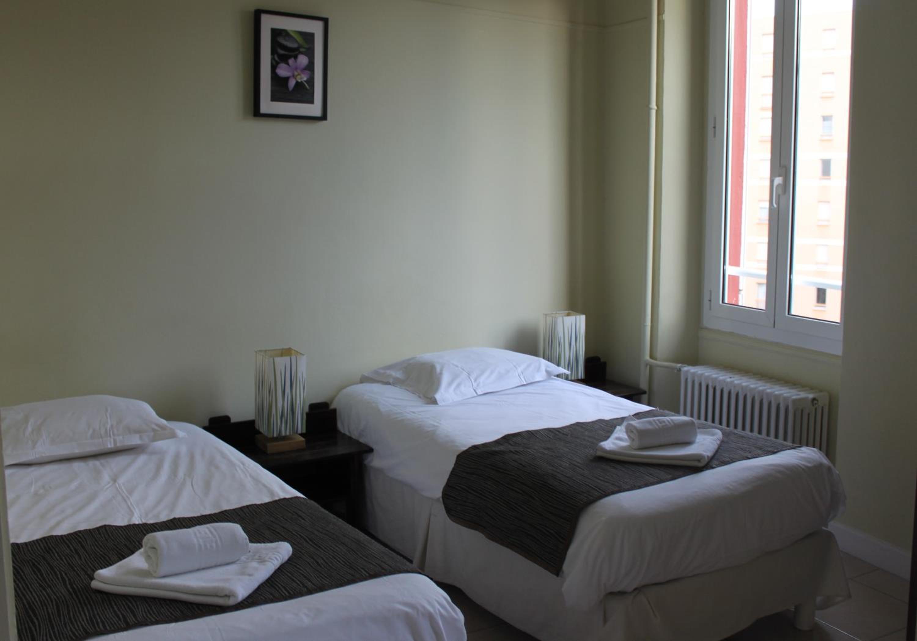 Superior Room (2 or 3 Single Beds) - Photo 5