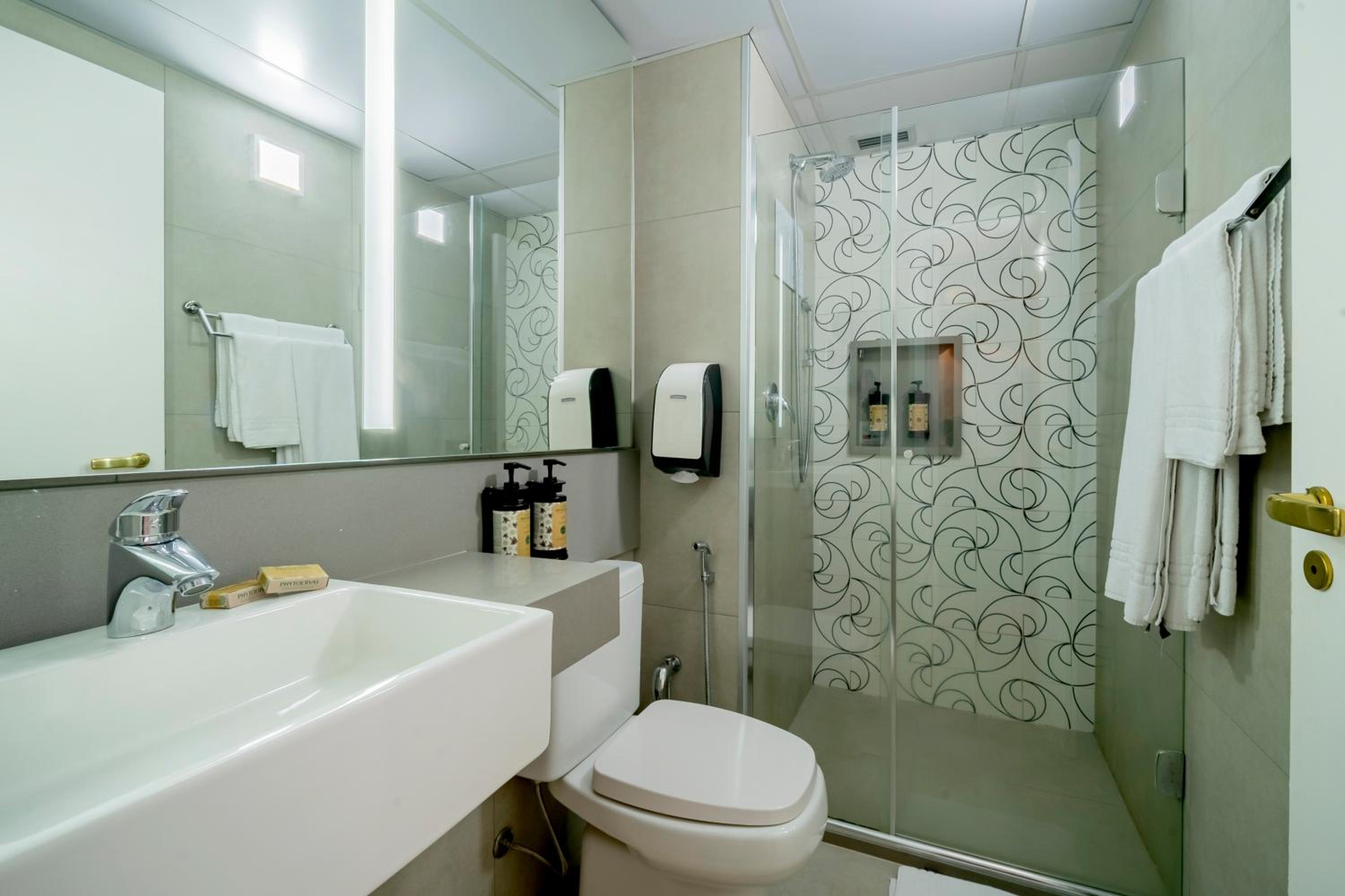 Executive Suite with One Queen Bed