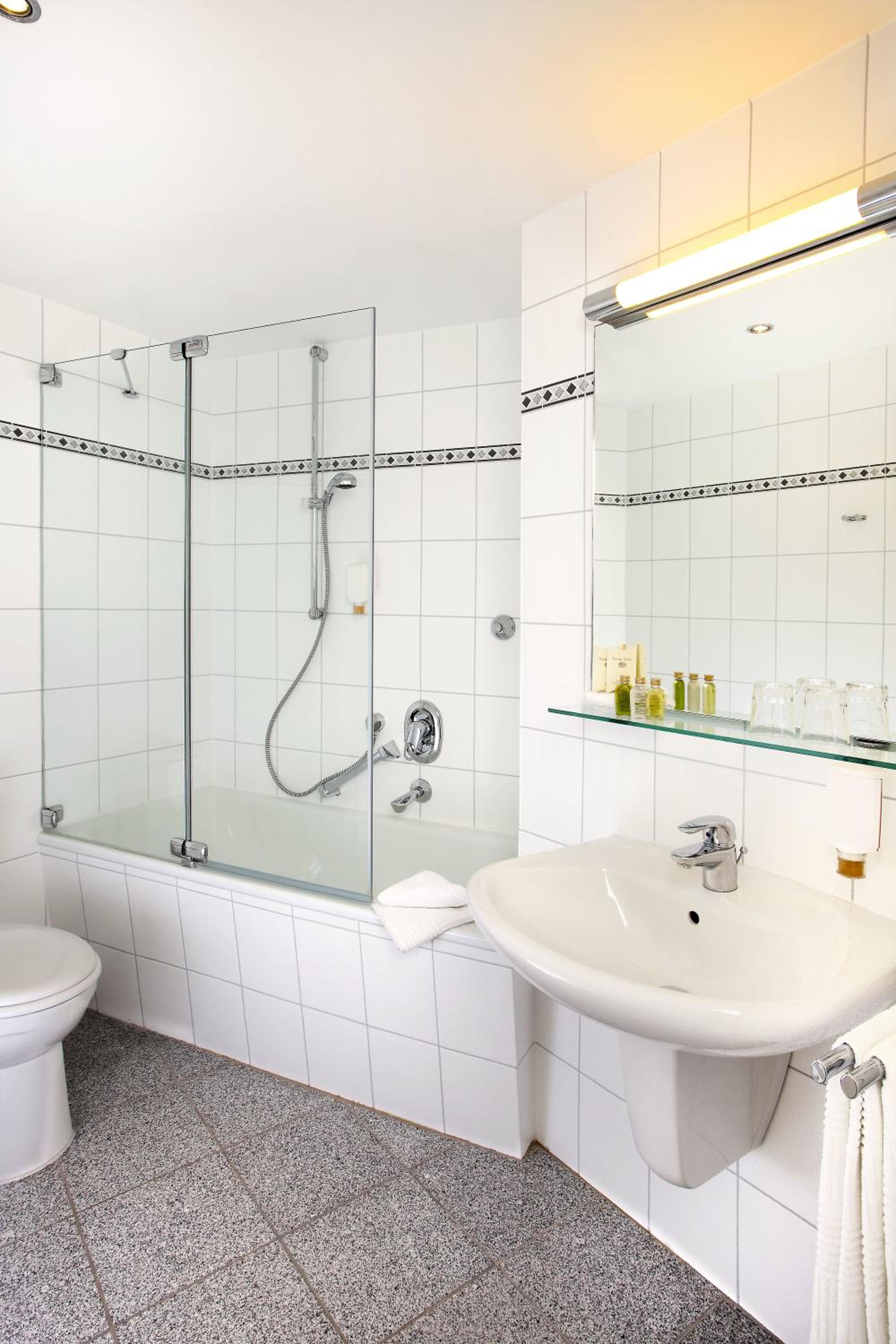 Standard Double Room - Photo 4