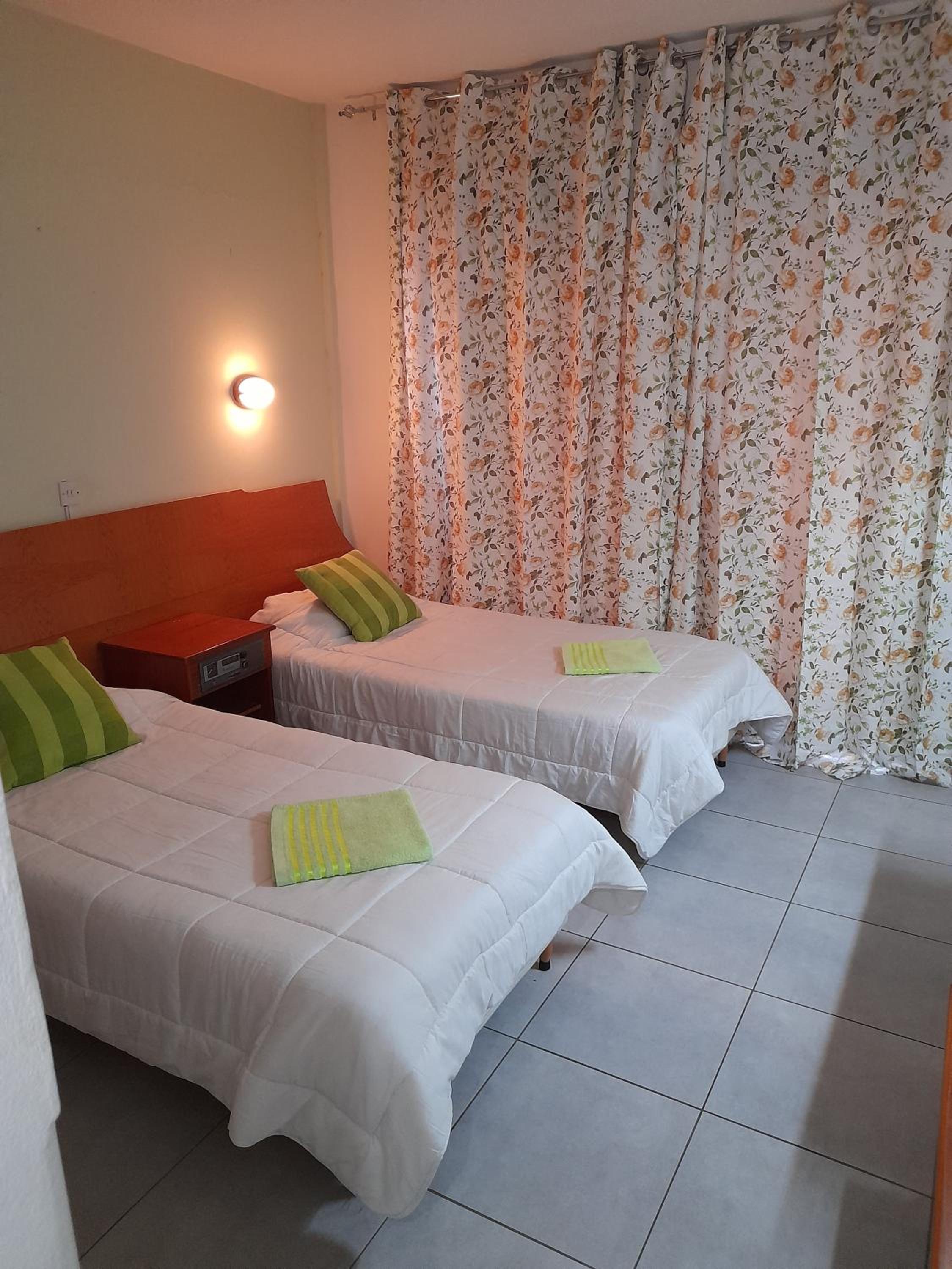 Standard Double or Twin Room - Photo 6