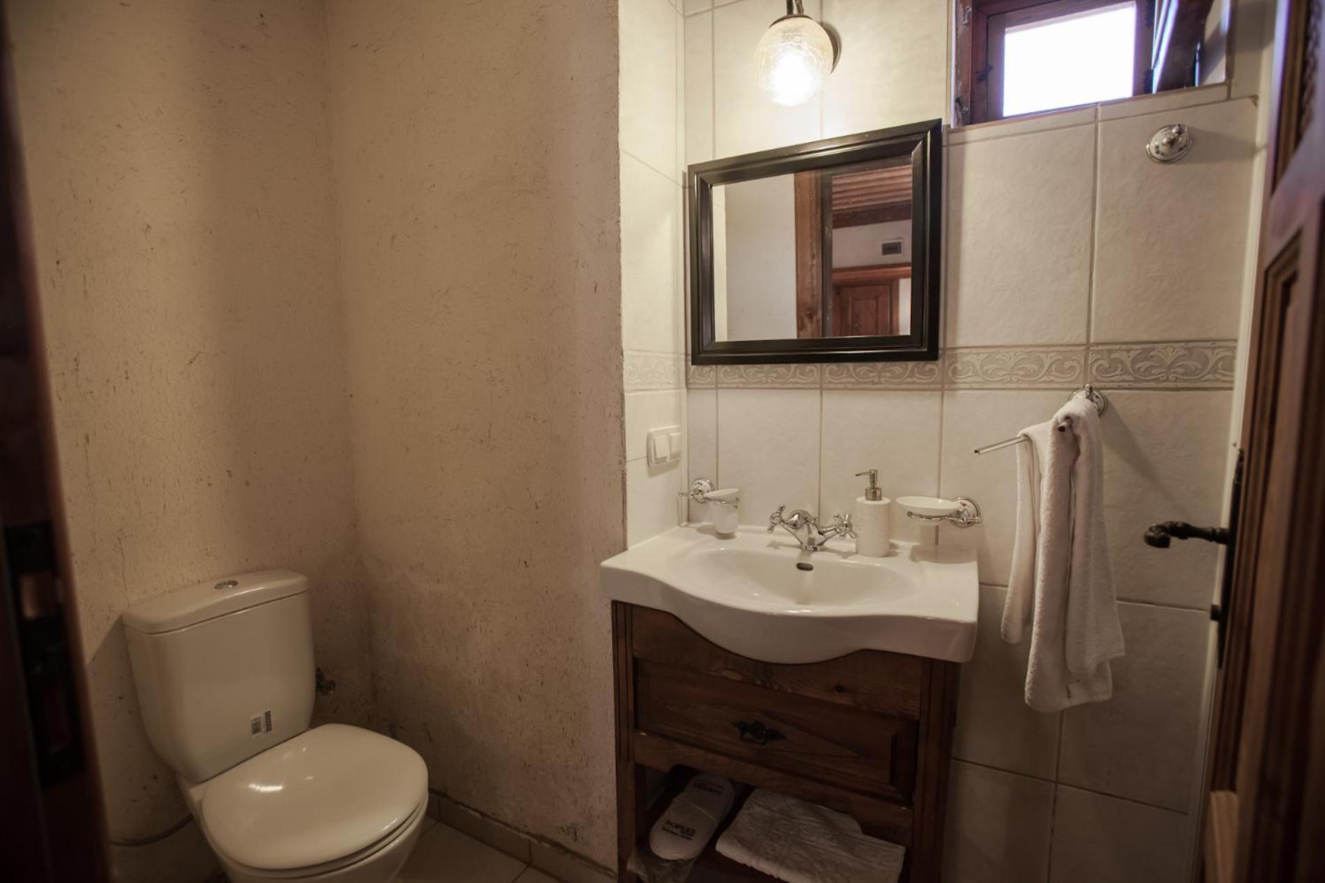 Superior Double Room with Kitchennette - Photo 8
