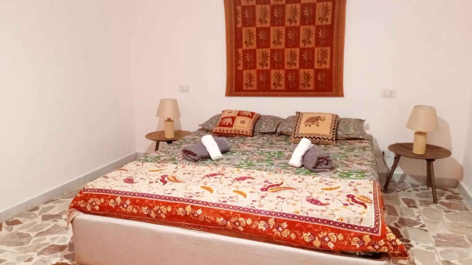Two-Bedroom House - Photo 1