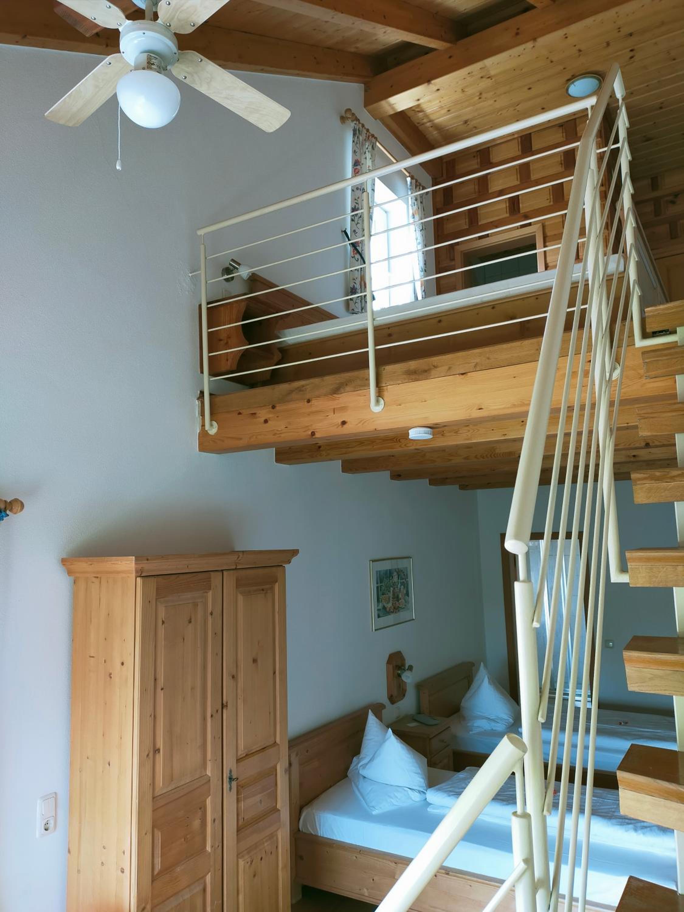 Double Room with Balcony - Photo 4