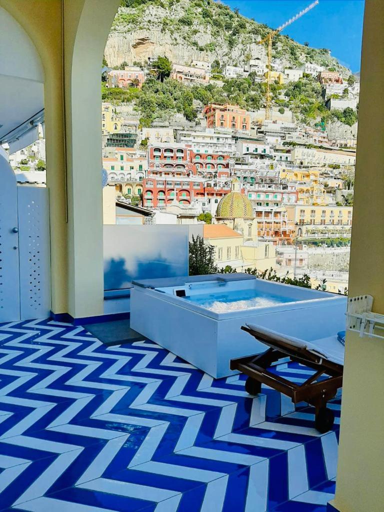 Executive Suite with outdoor Spa Bath - Photo 16