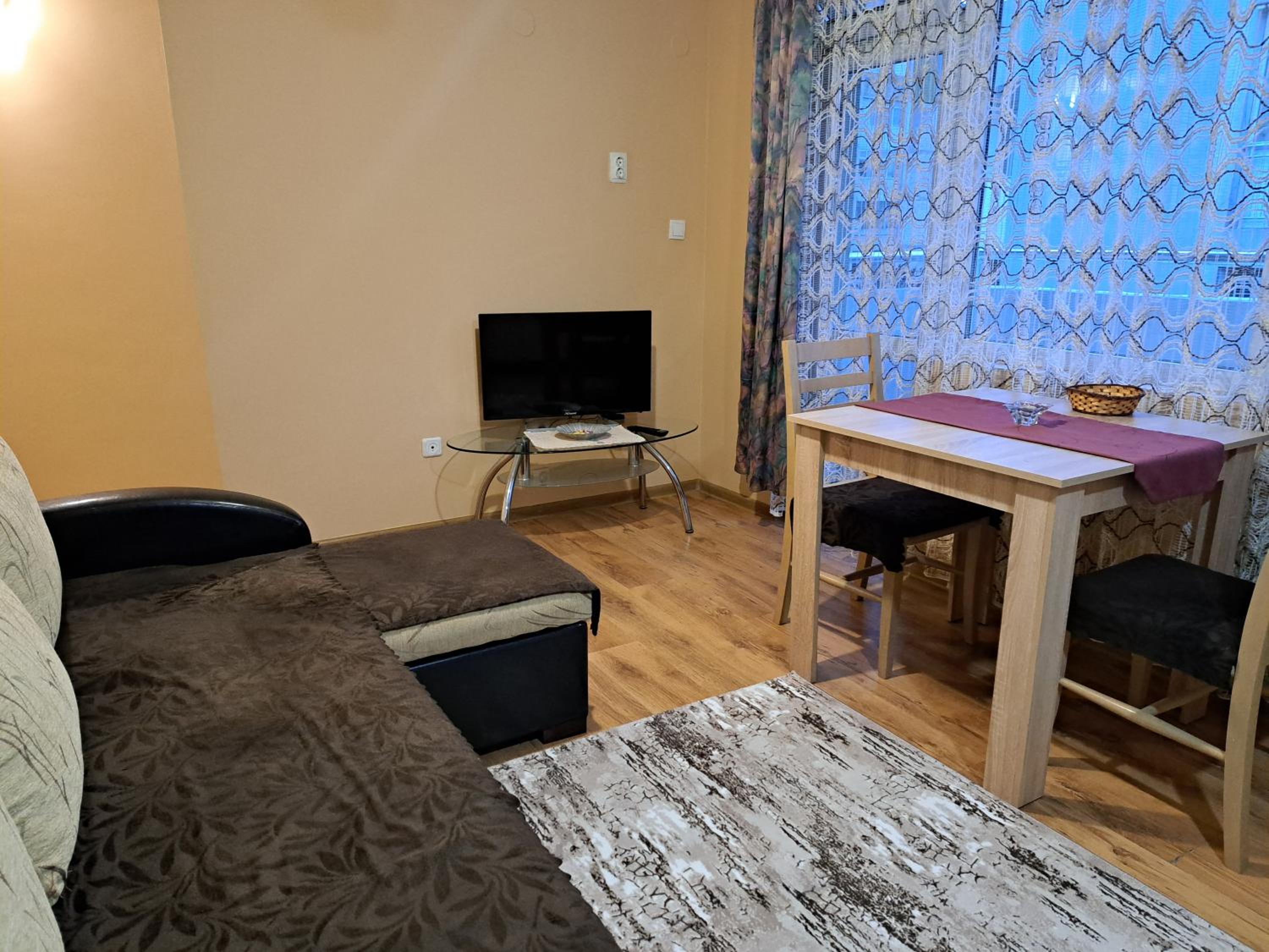 One-Bedroom Apartment - Photo 6