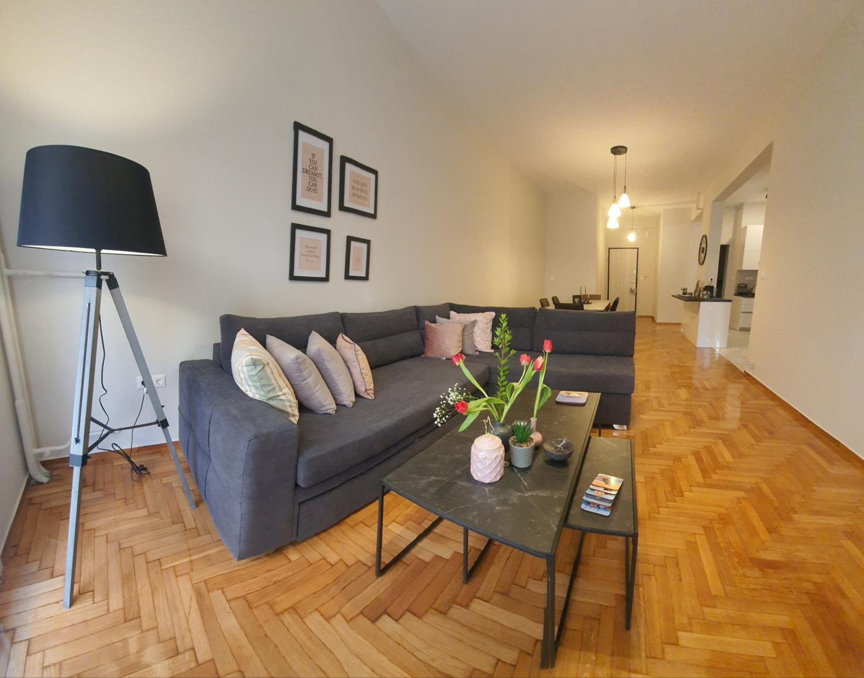 Deluxe Apartment