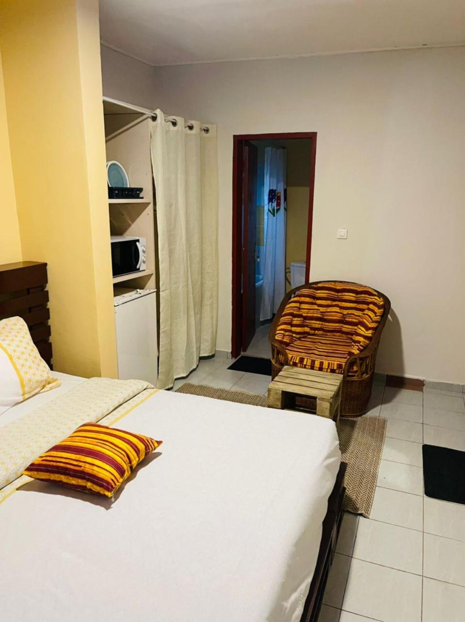 Deluxe Double Room with Bath photo 3