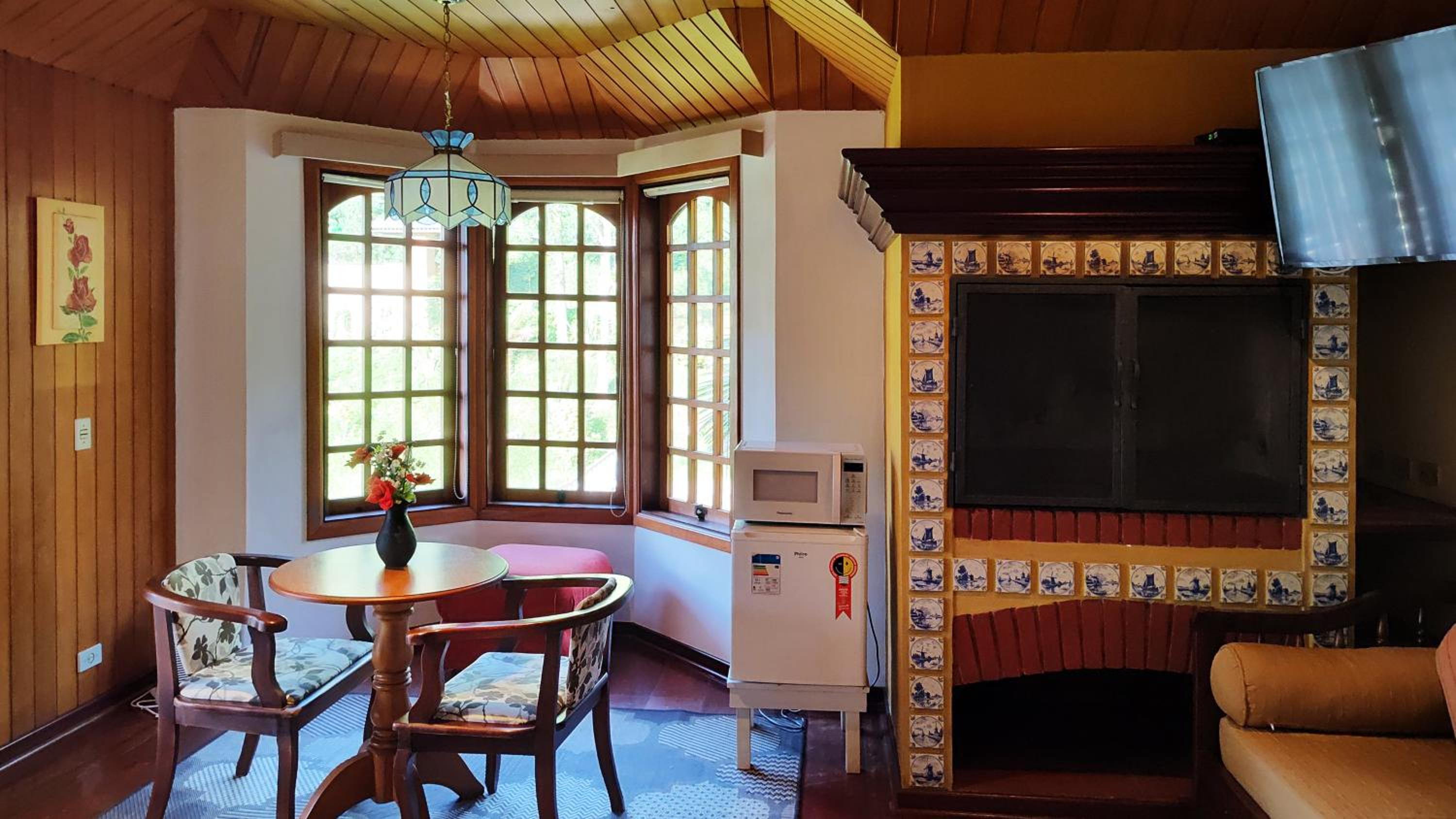 Family Suite with Balcony - Photo 5